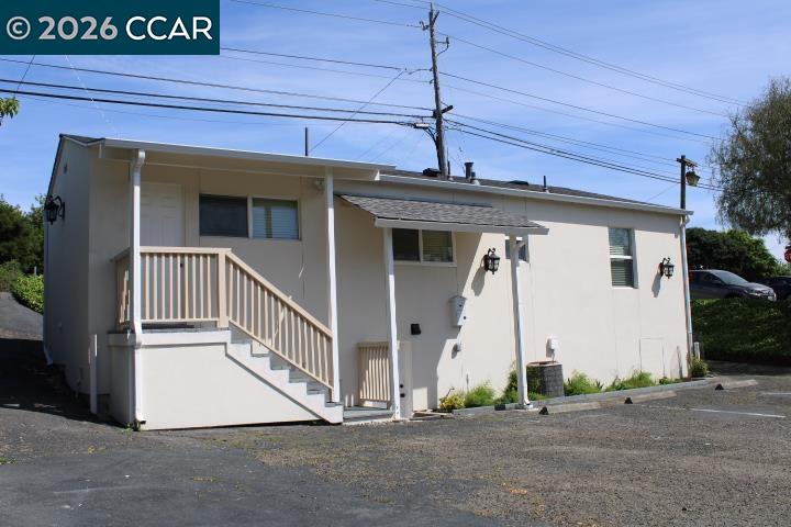 Detail Gallery Image 16 of 20 For 2680 Appian Way, Pinole,  CA 94564 - 3 Beds | 2 Baths