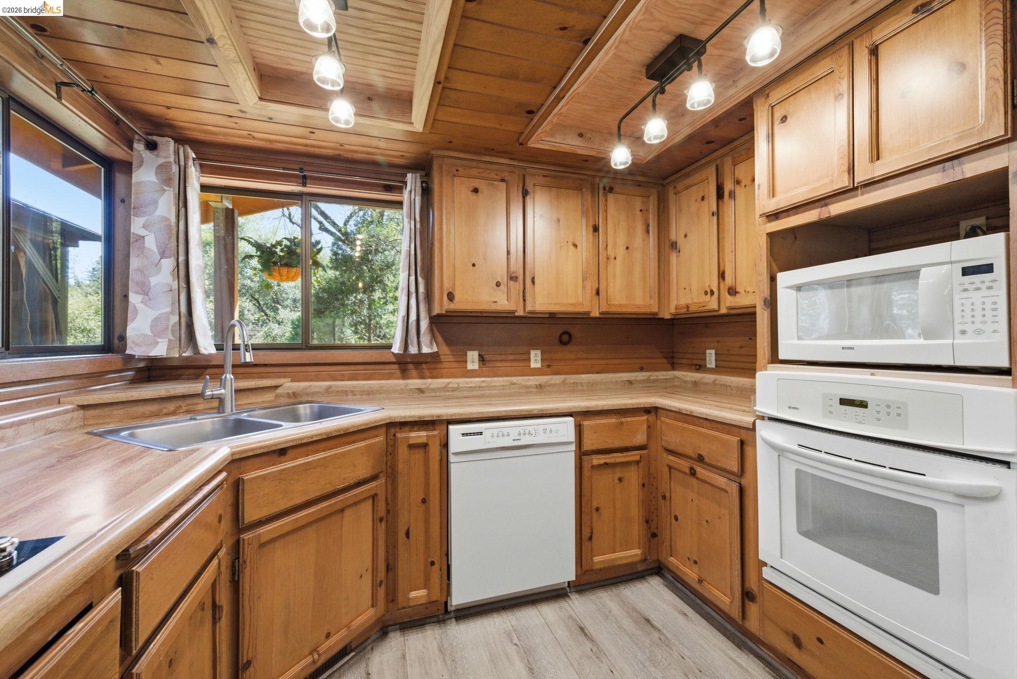 Detail Gallery Image 10 of 28 For 13133 Wells Fargo Dr, Groveland,  CA 95321 - 2 Beds | 2 Baths