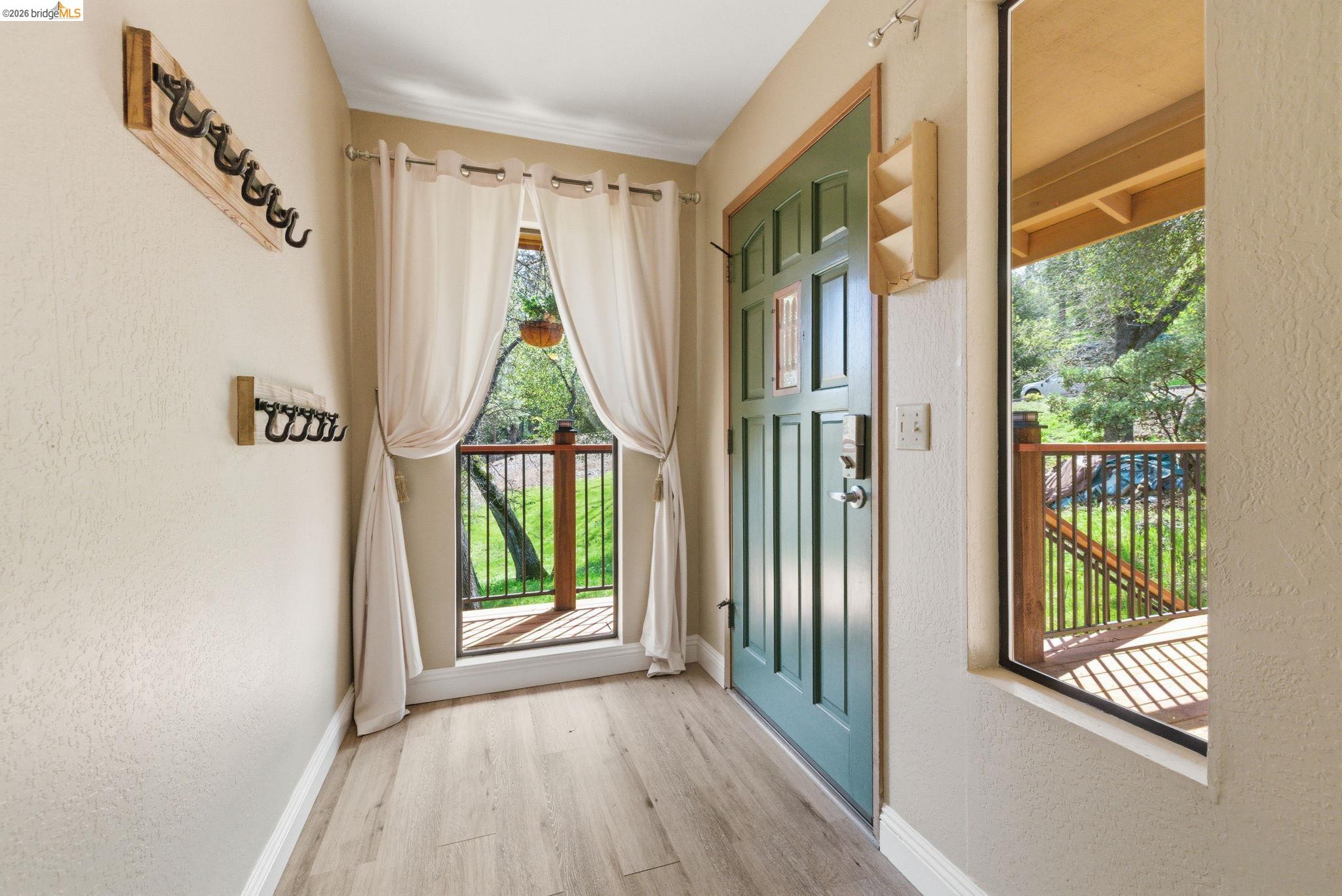 Detail Gallery Image 4 of 28 For 13133 Wells Fargo Dr, Groveland,  CA 95321 - 2 Beds | 2 Baths