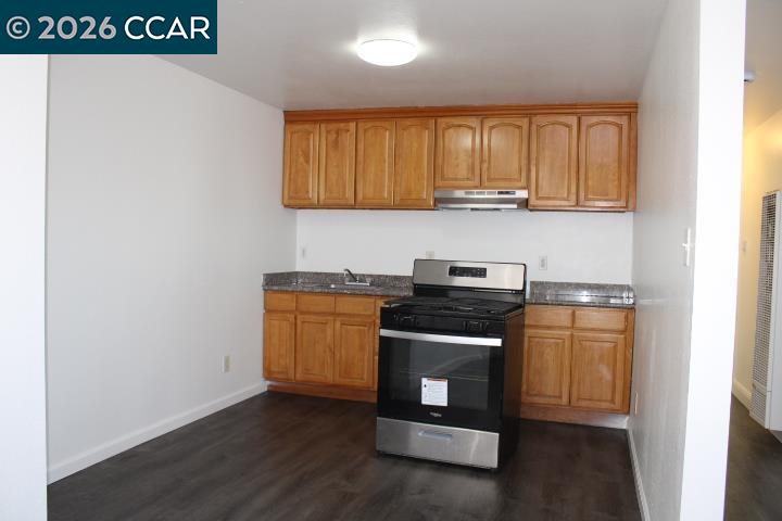 Detail Gallery Image 2 of 15 For 3800 Waller Ave #D,  Richmond,  CA 94804 - 3 Beds | 1 Baths