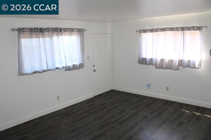 Detail Gallery Image 6 of 15 For 3800 Waller Ave #D,  Richmond,  CA 94804 - 3 Beds | 1 Baths