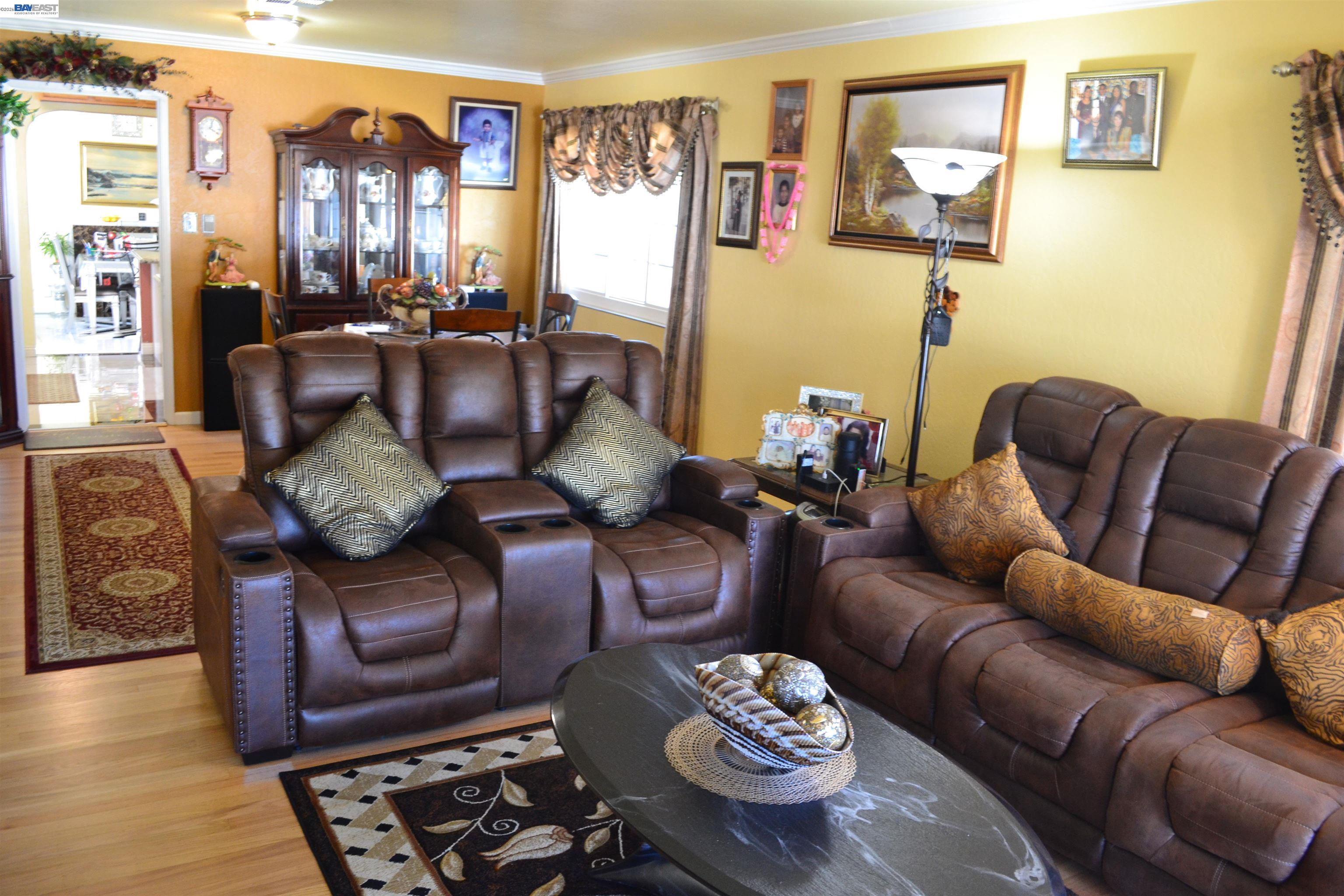 Detail Gallery Image 3 of 59 For 27093 Lemay Way, Hayward,  CA 94544 - 5 Beds | 3 Baths