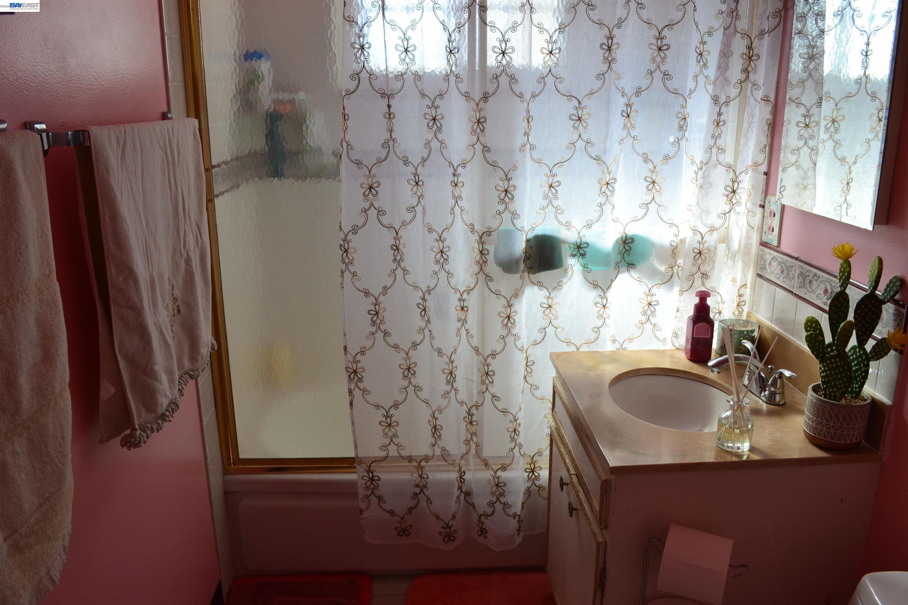 Detail Gallery Image 21 of 59 For 27093 Lemay Way, Hayward,  CA 94544 - 5 Beds | 3 Baths