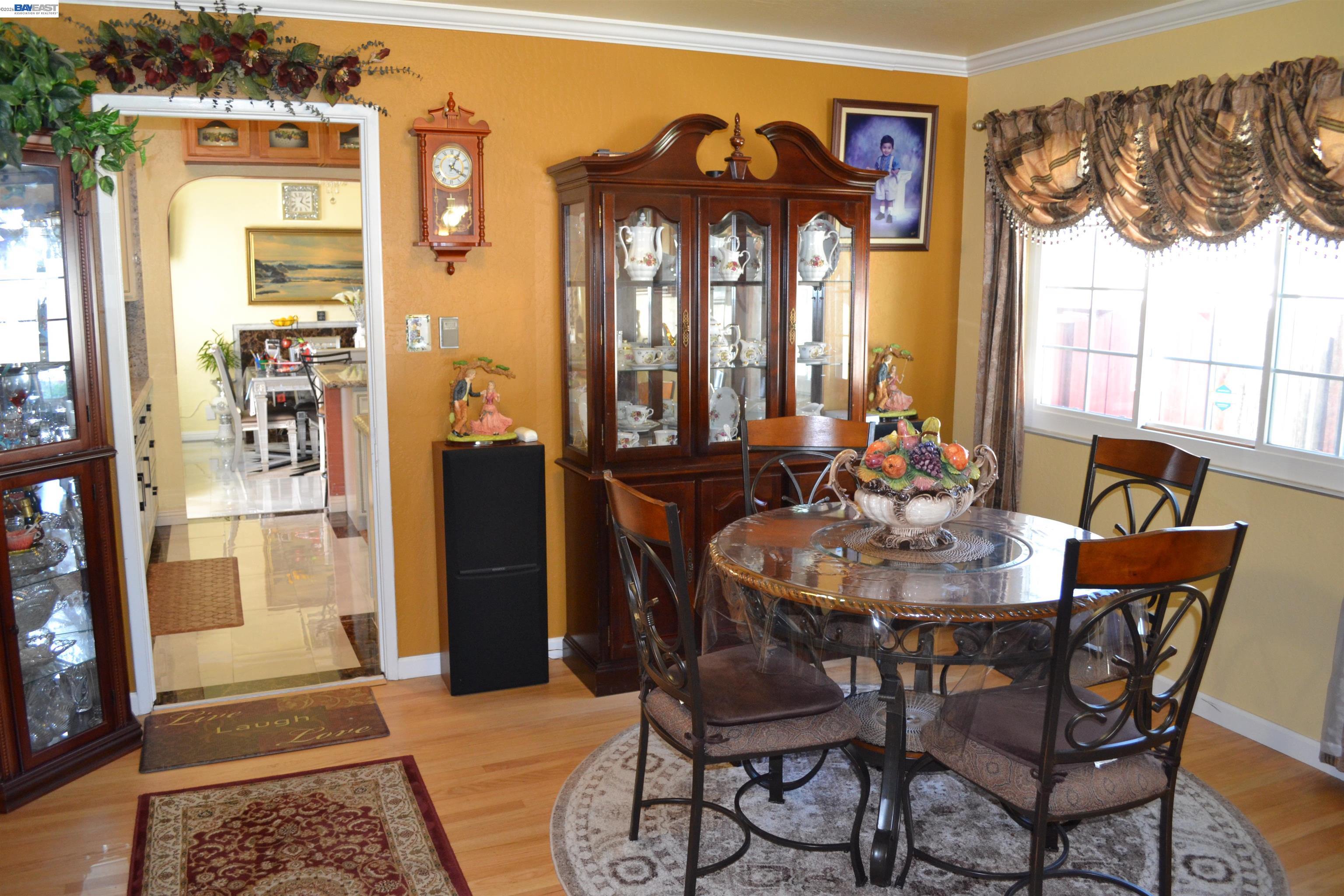 Detail Gallery Image 5 of 59 For 27093 Lemay Way, Hayward,  CA 94544 - 5 Beds | 3 Baths