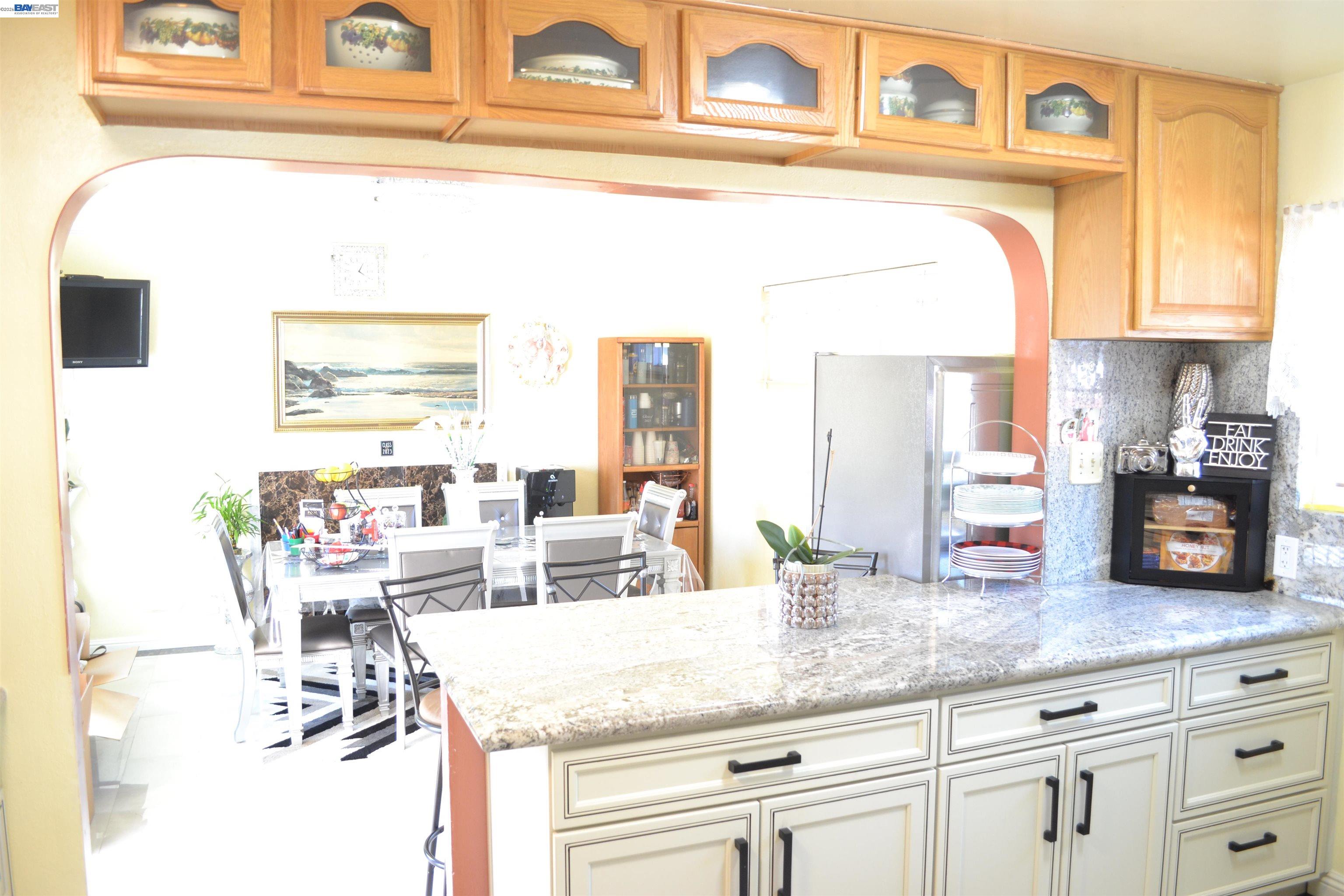 Detail Gallery Image 7 of 59 For 27093 Lemay Way, Hayward,  CA 94544 - 5 Beds | 3 Baths