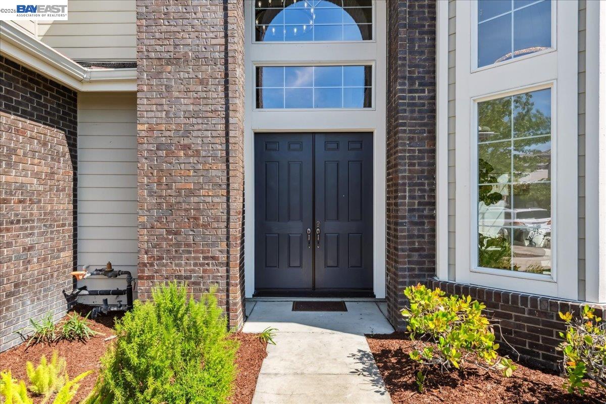Detail Gallery Image 2 of 60 For 2890 Sable Oaks Way, Dublin,  CA 94568 - 5 Beds | 5/1 Baths
