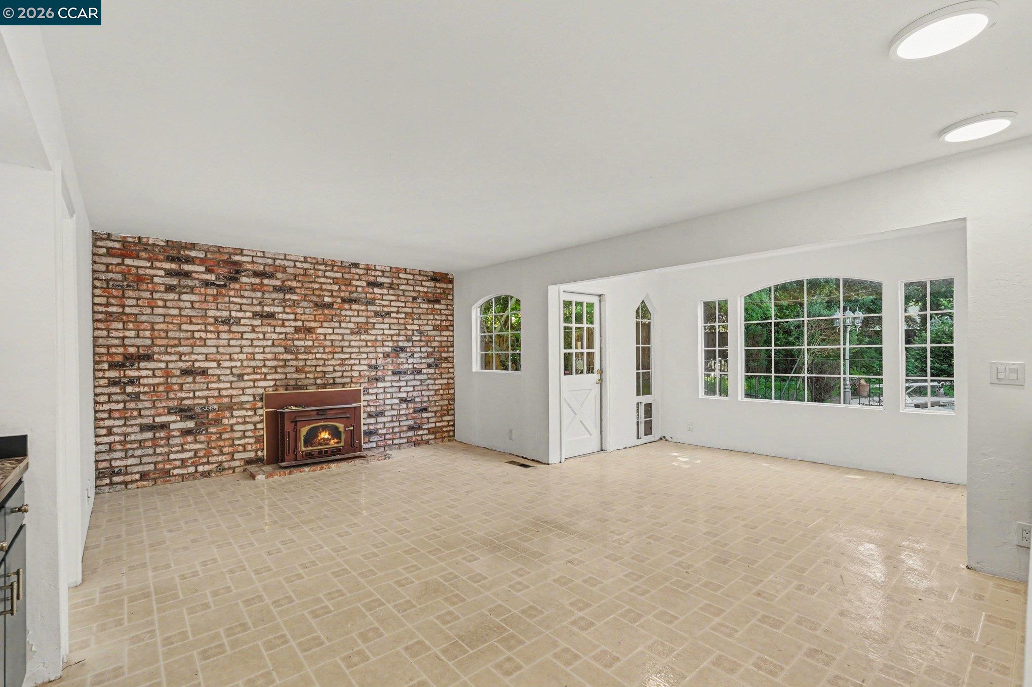 Detail Gallery Image 11 of 41 For 2030 Clearview Ct, Walnut Creek,  CA 94598 - 4 Beds | 3 Baths