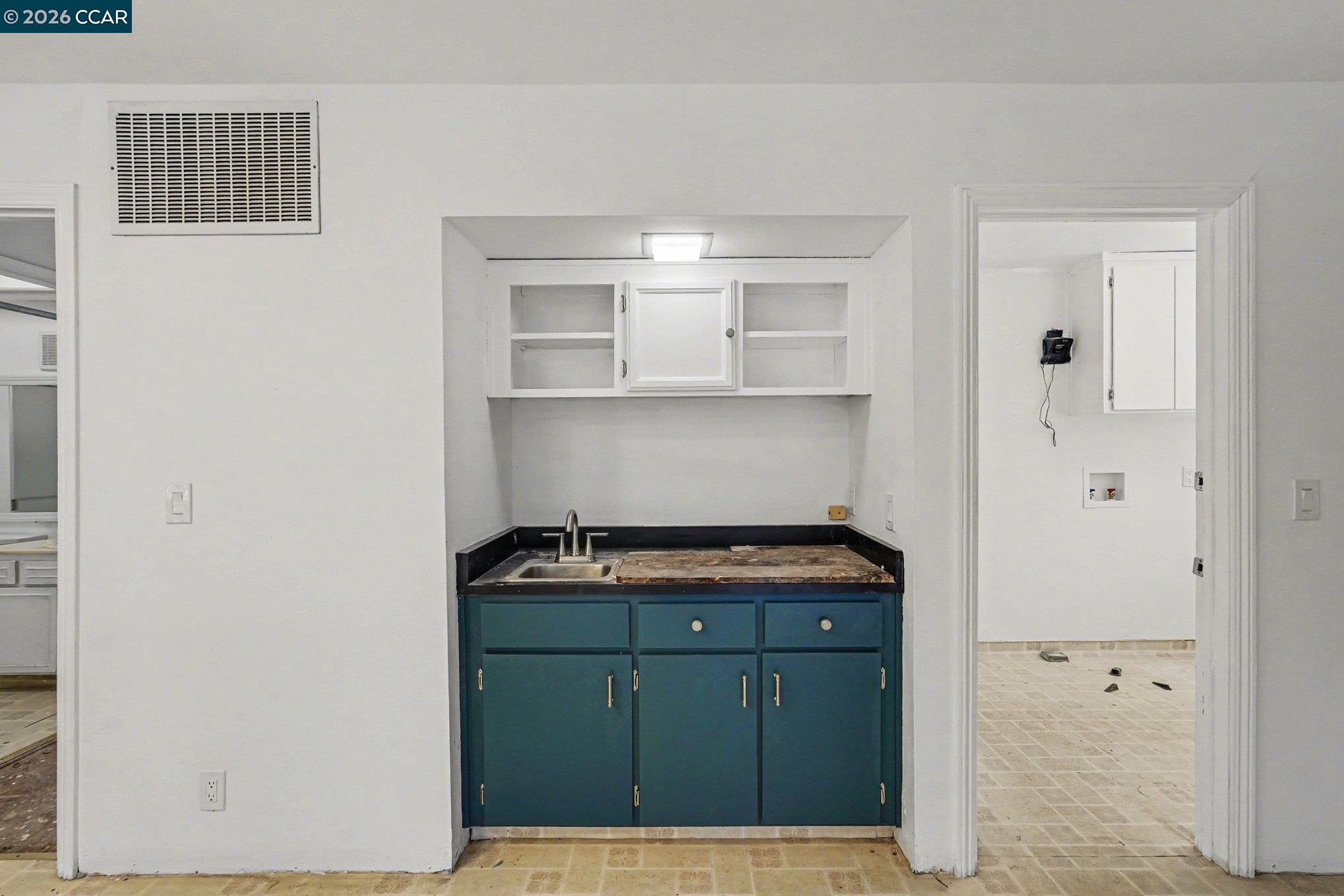 Detail Gallery Image 12 of 41 For 2030 Clearview Ct, Walnut Creek,  CA 94598 - 4 Beds | 3 Baths