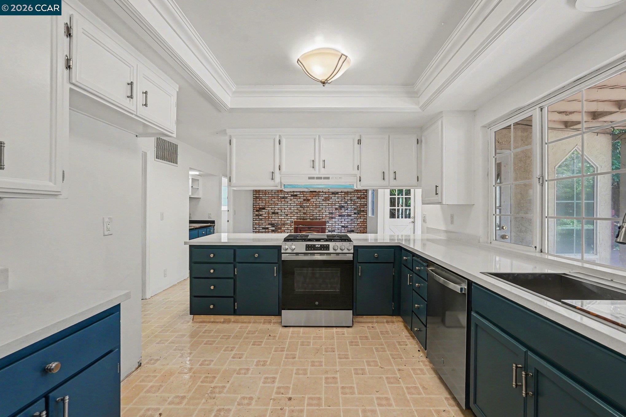 Detail Gallery Image 7 of 41 For 2030 Clearview Ct, Walnut Creek,  CA 94598 - 4 Beds | 3 Baths