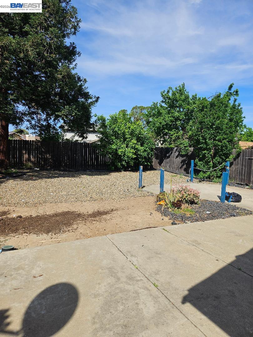 Detail Gallery Image 14 of 17 For 8504 Sunnybrea Dr, Sacramento,  CA 95823 - 3 Beds | 2 Baths