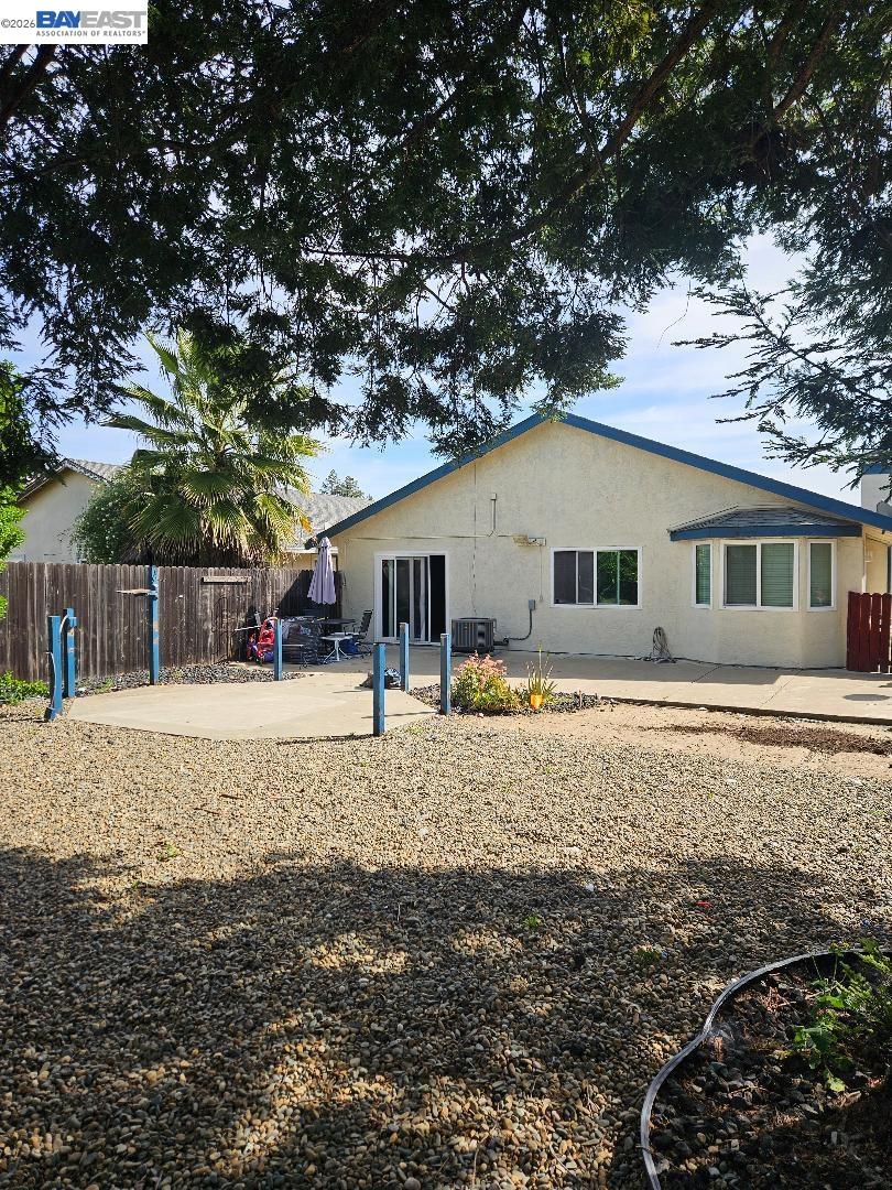 Detail Gallery Image 15 of 17 For 8504 Sunnybrea Dr, Sacramento,  CA 95823 - 3 Beds | 2 Baths