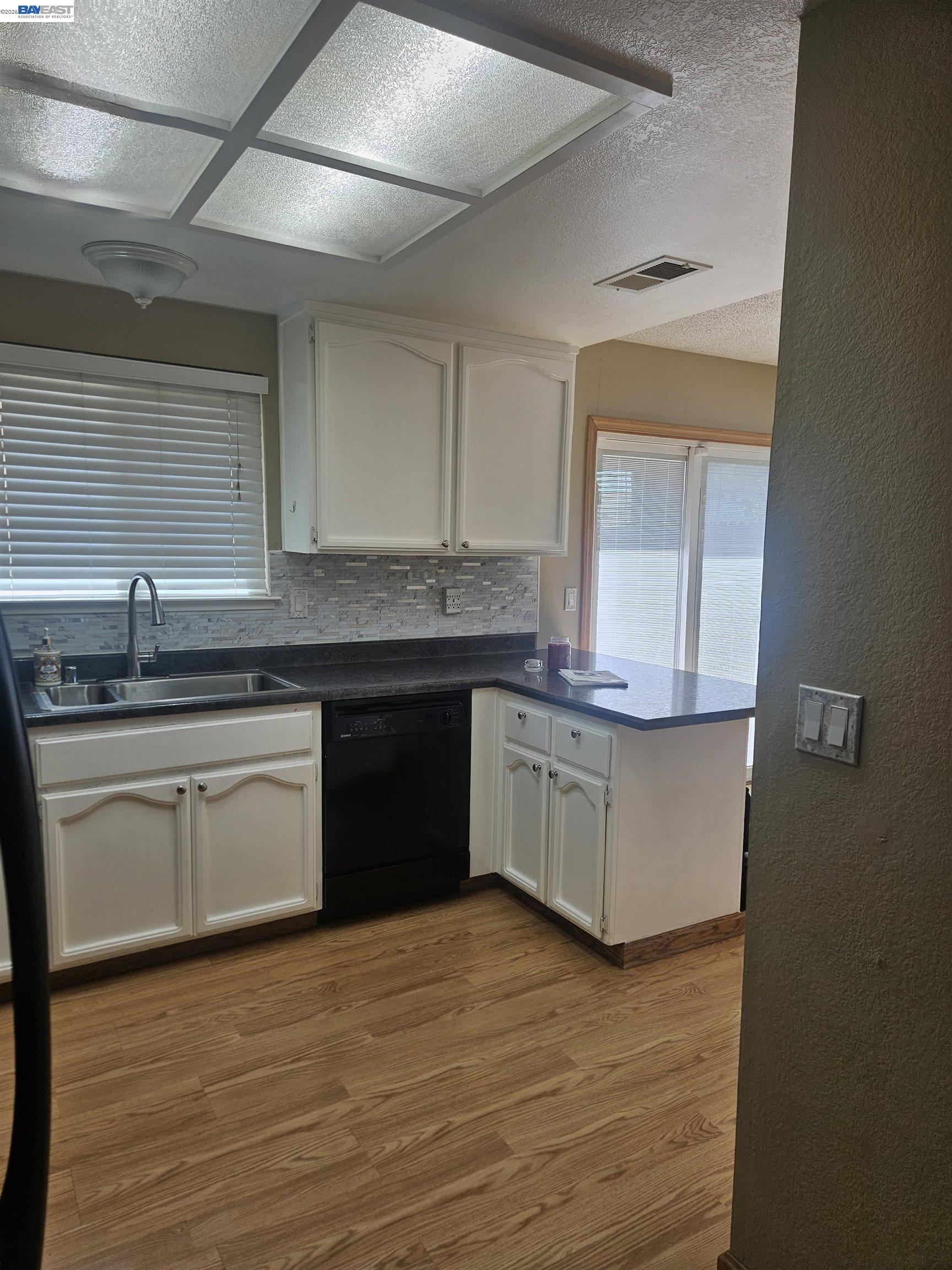 Detail Gallery Image 20 of 20 For 8504 Sunnybrae Dr, Sacramento,  CA 95823 - 3 Beds | 2 Baths