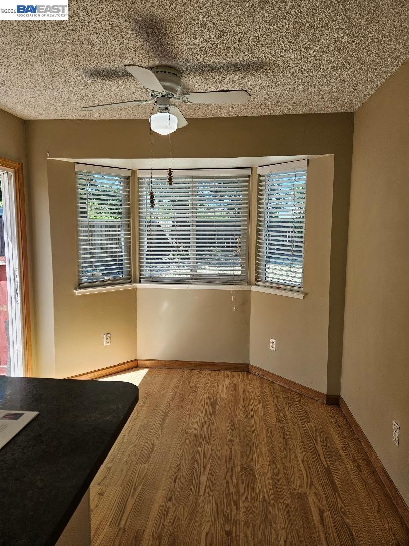 Detail Gallery Image 4 of 17 For 8504 Sunnybrea Dr, Sacramento,  CA 95823 - 3 Beds | 2 Baths