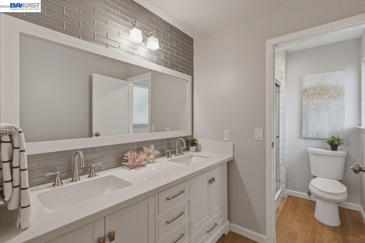 Detail Gallery Image 15 of 43 For 6130 Harbord Dr, Oakland,  CA 94611 - 3 Beds | 3 Baths