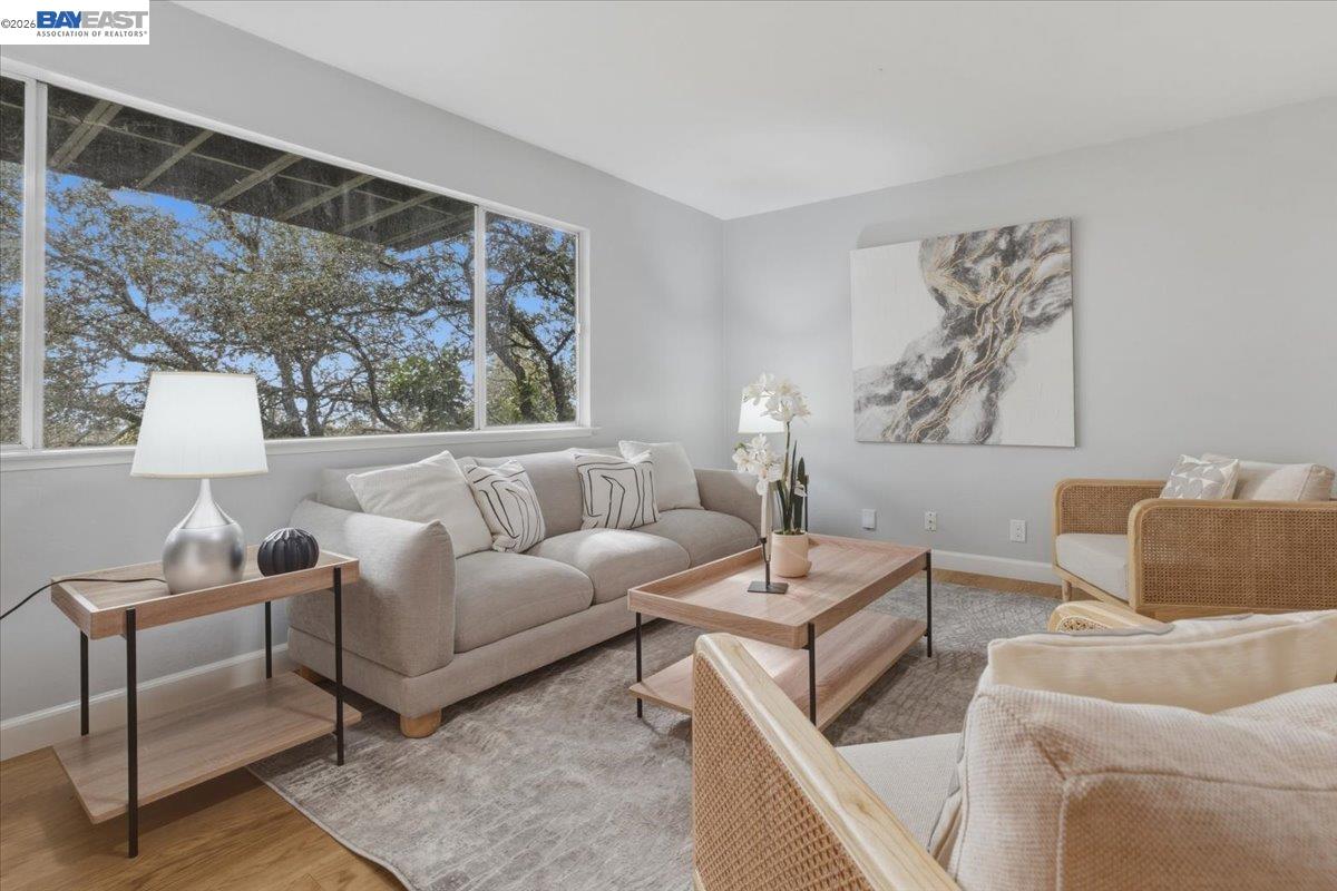 Detail Gallery Image 22 of 43 For 6130 Harbord Dr, Oakland,  CA 94611 - 3 Beds | 3 Baths