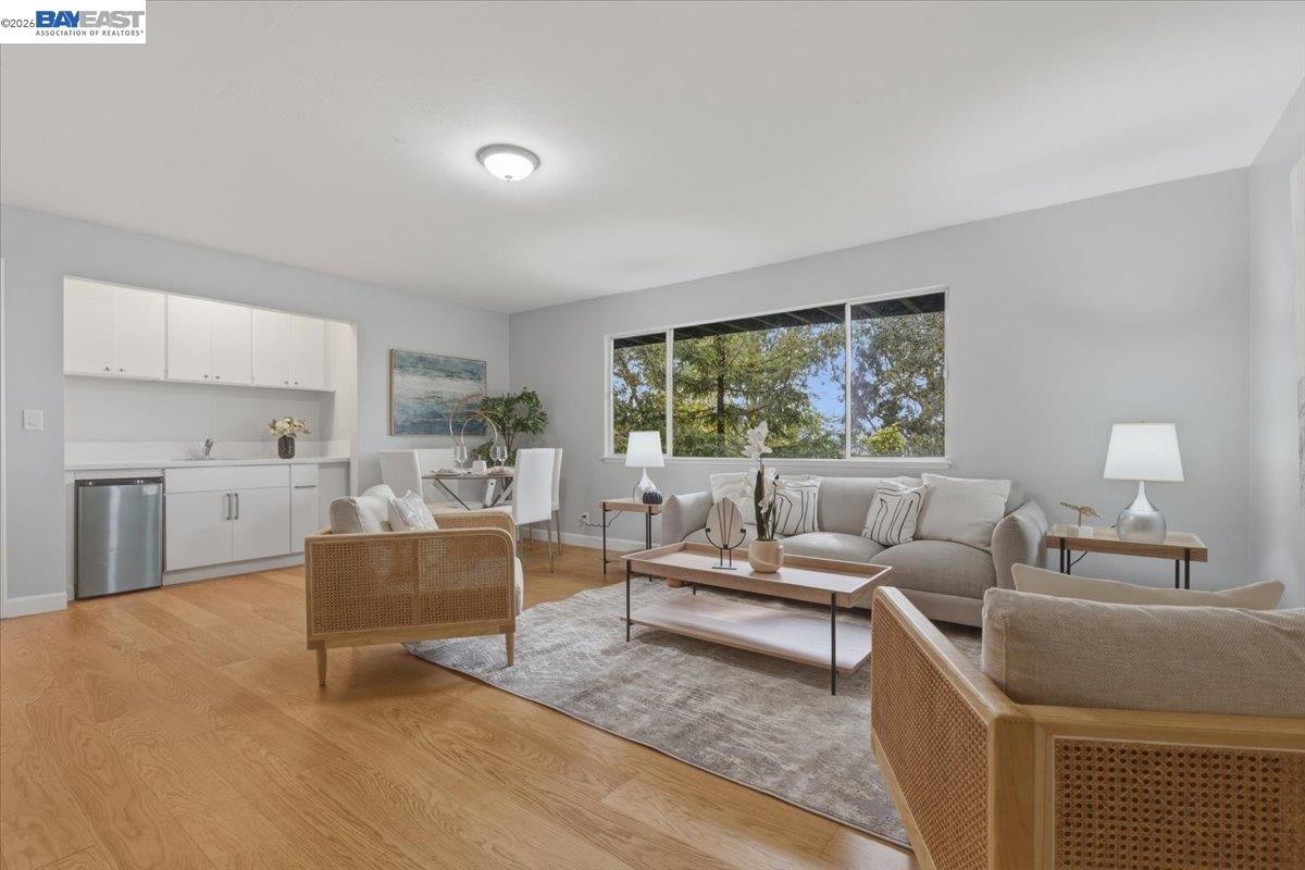 Detail Gallery Image 25 of 43 For 6130 Harbord Dr, Oakland,  CA 94611 - 3 Beds | 3 Baths