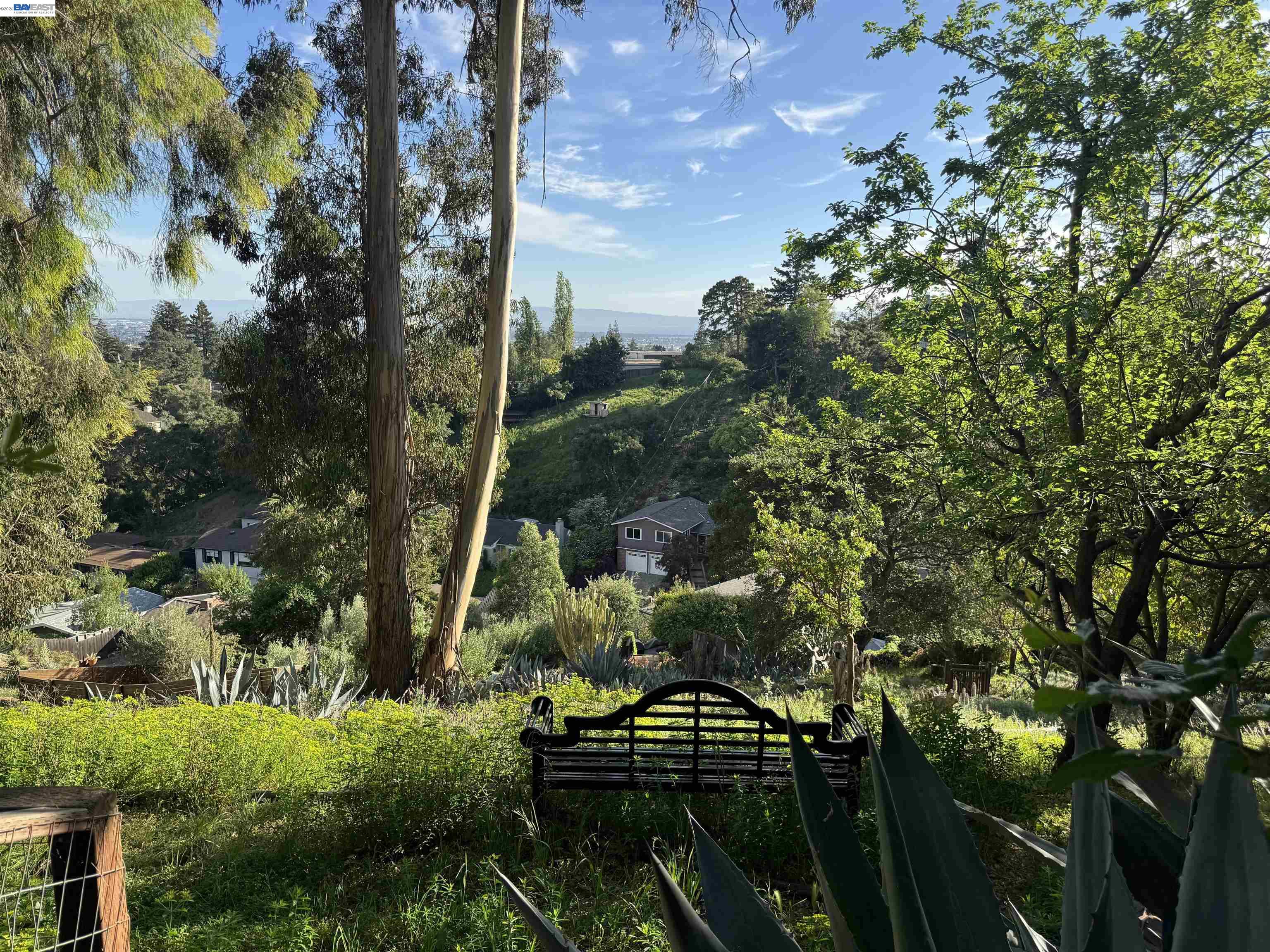 Detail Gallery Image 34 of 43 For 6130 Harbord Dr, Oakland,  CA 94611 - 3 Beds | 3 Baths