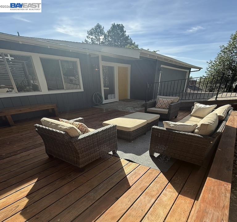 Detail Gallery Image 39 of 43 For 6130 Harbord Dr, Oakland,  CA 94611 - 3 Beds | 3 Baths