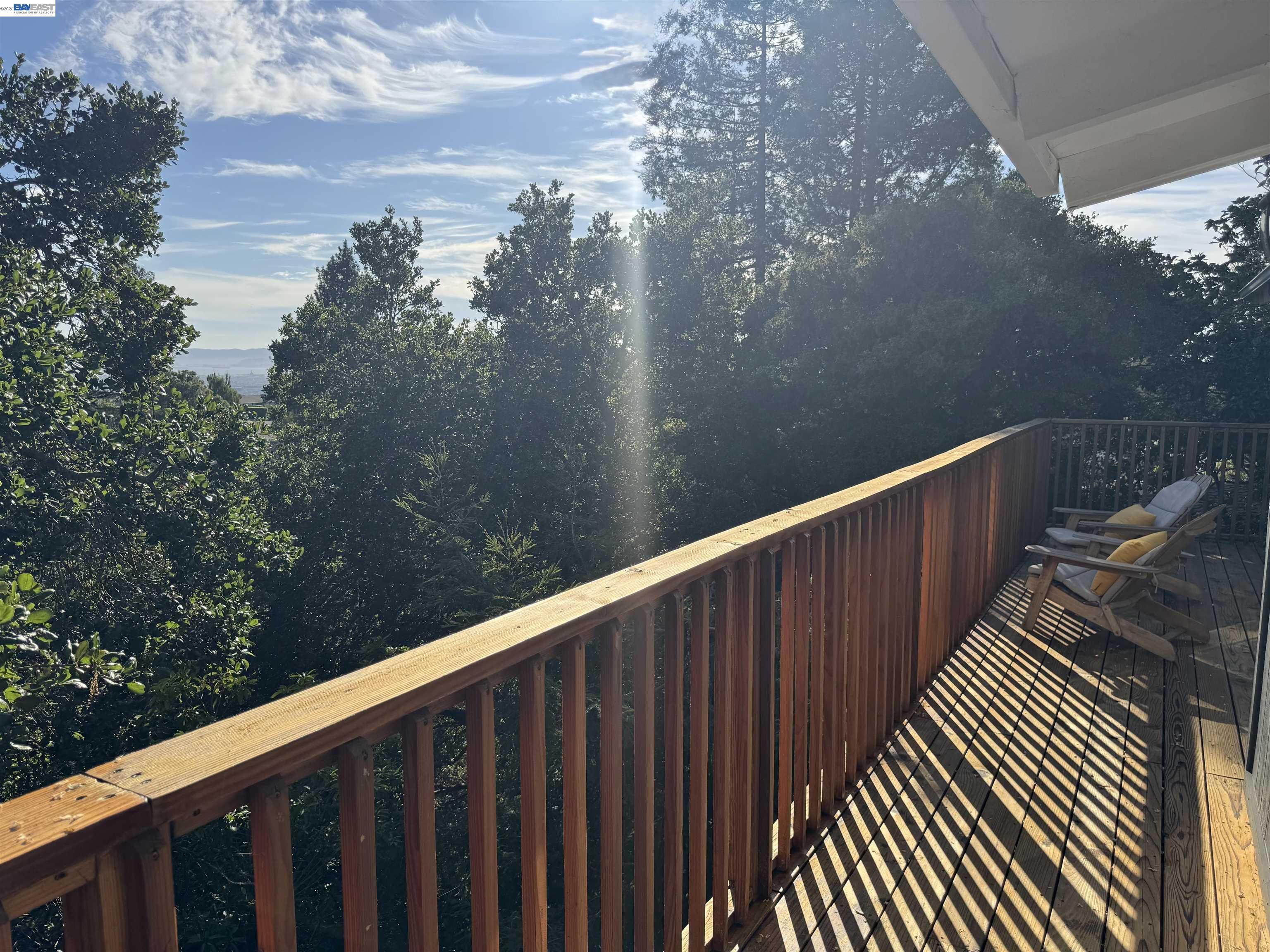 Detail Gallery Image 9 of 43 For 6130 Harbord Dr, Oakland,  CA 94611 - 3 Beds | 3 Baths