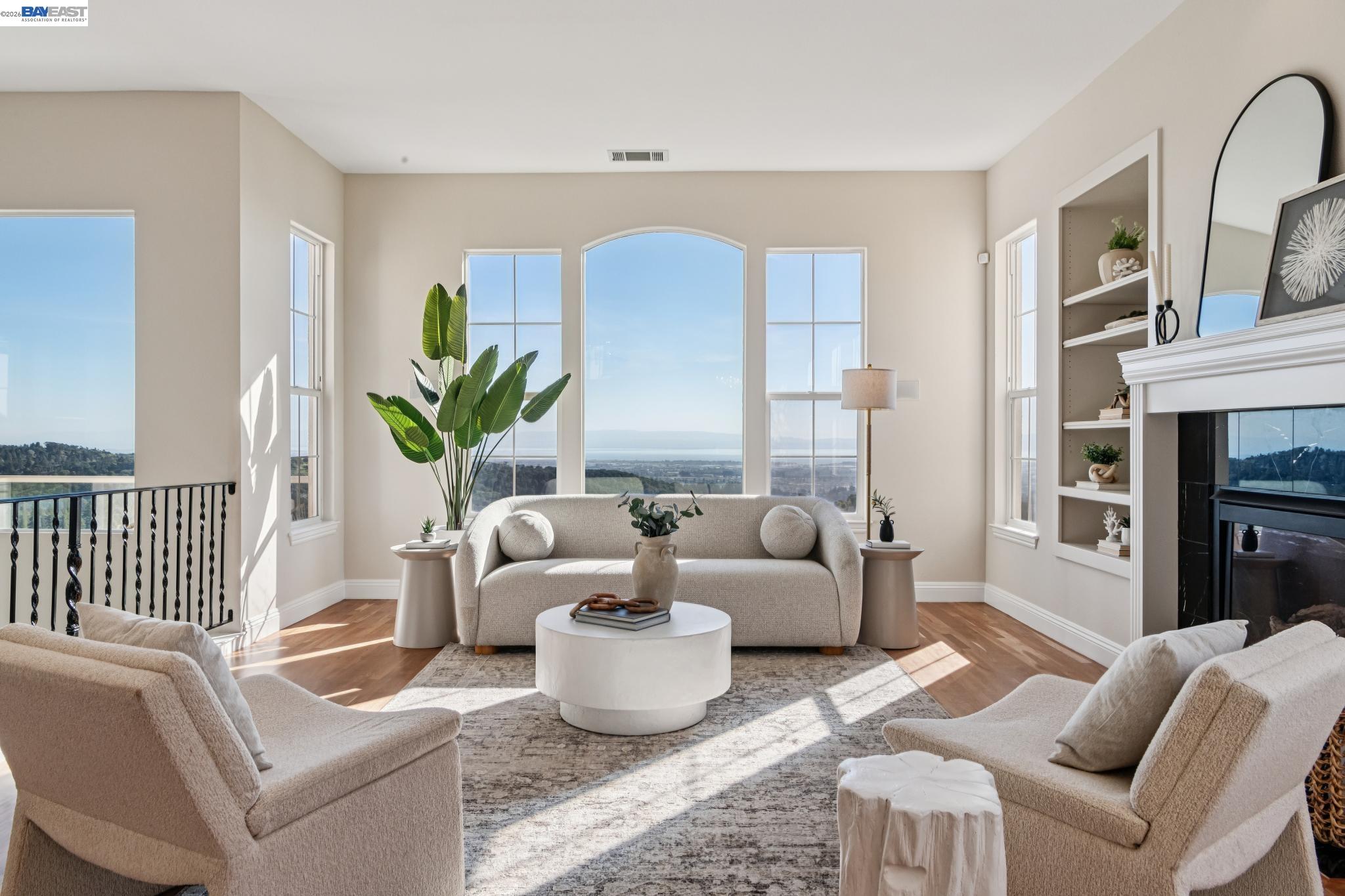 Detail Gallery Image 12 of 42 For 8255 Skyline Cir, Oakland,  CA 94605 - 3 Beds | 2/1 Baths