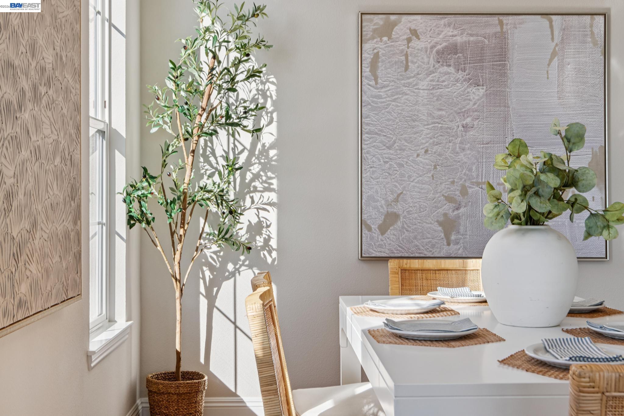 Detail Gallery Image 17 of 46 For 8255 Skyline Cir, Oakland,  CA 94605 - 3 Beds | 2/1 Baths