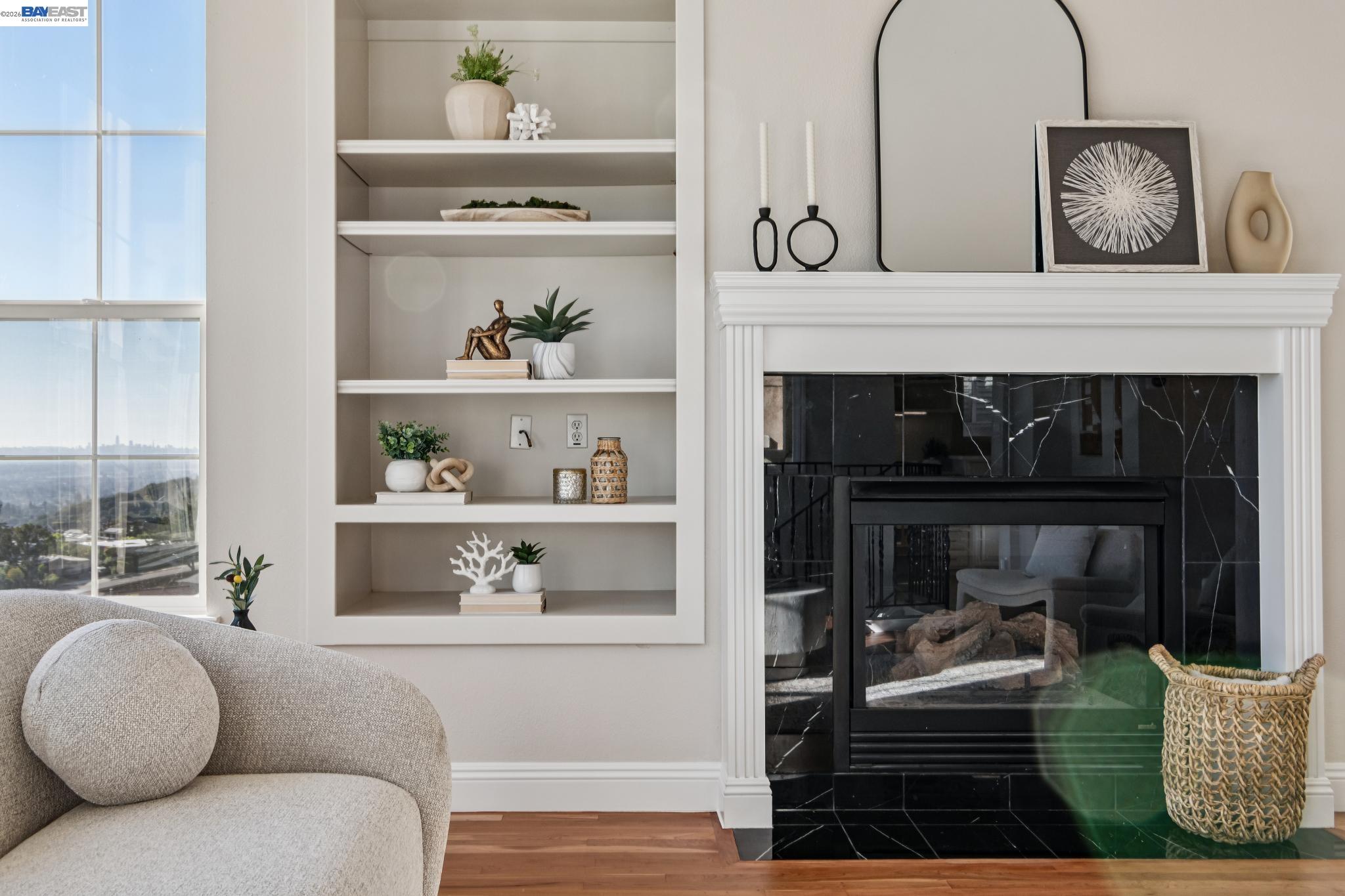 Detail Gallery Image 19 of 46 For 8255 Skyline Cir, Oakland,  CA 94605 - 3 Beds | 2/1 Baths