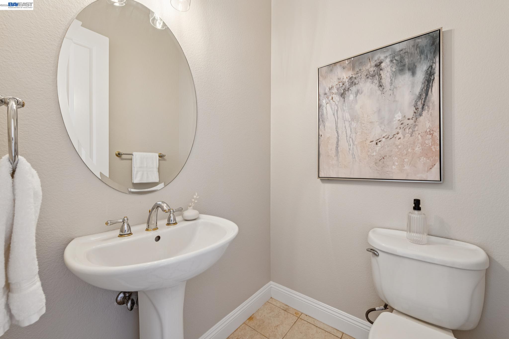 Detail Gallery Image 23 of 42 For 8255 Skyline Cir, Oakland,  CA 94605 - 3 Beds | 2/1 Baths