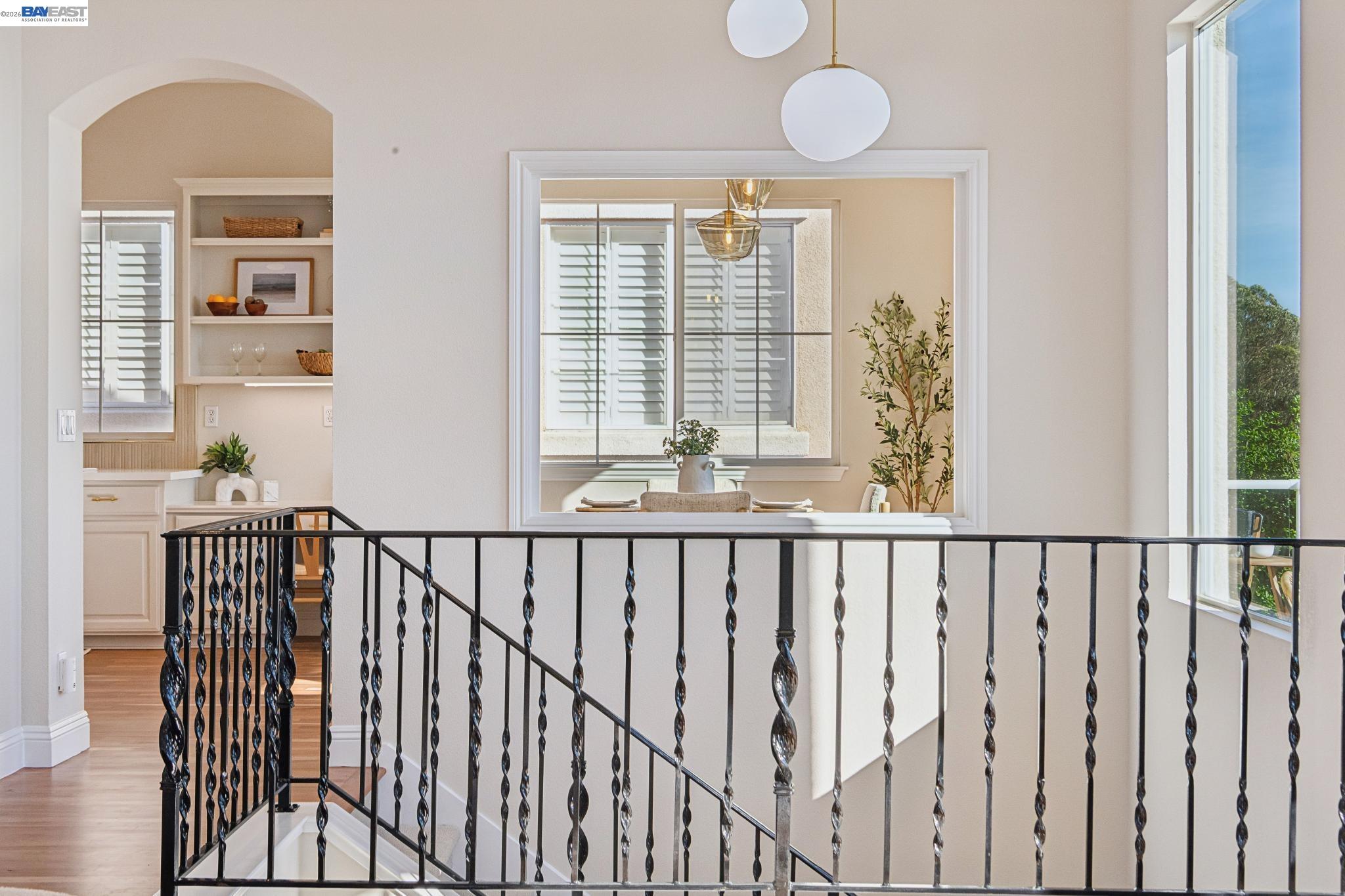 Detail Gallery Image 24 of 42 For 8255 Skyline Cir, Oakland,  CA 94605 - 3 Beds | 2/1 Baths