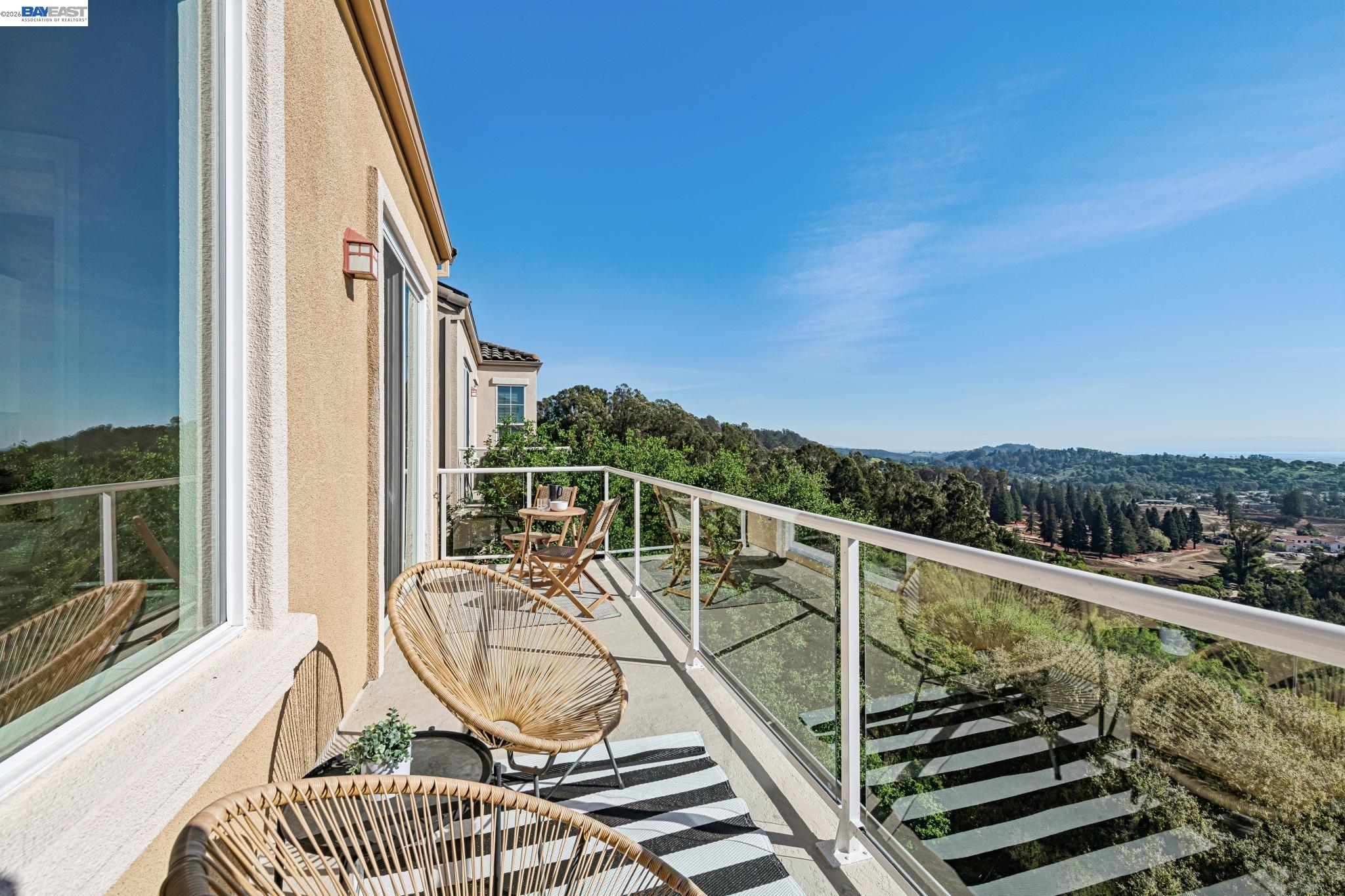 Detail Gallery Image 27 of 42 For 8255 Skyline Cir, Oakland,  CA 94605 - 3 Beds | 2/1 Baths