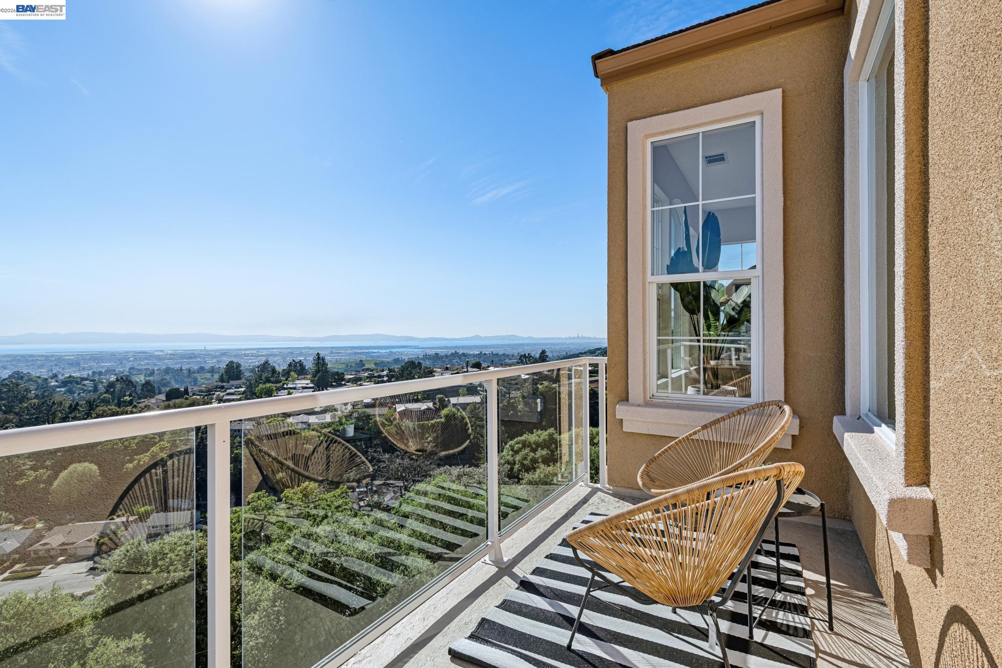 Detail Gallery Image 28 of 46 For 8255 Skyline Cir, Oakland,  CA 94605 - 3 Beds | 2/1 Baths