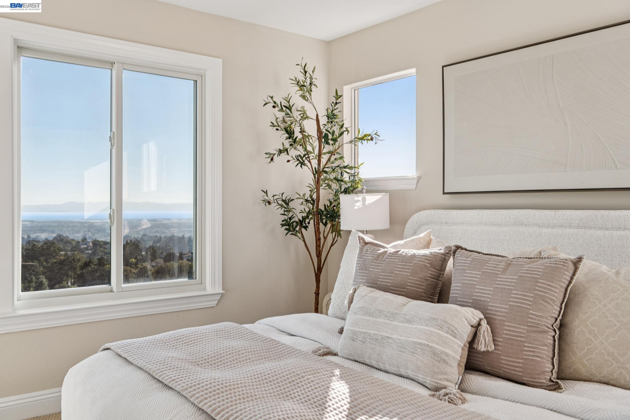 Detail Gallery Image 29 of 42 For 8255 Skyline Cir, Oakland,  CA 94605 - 3 Beds | 2/1 Baths