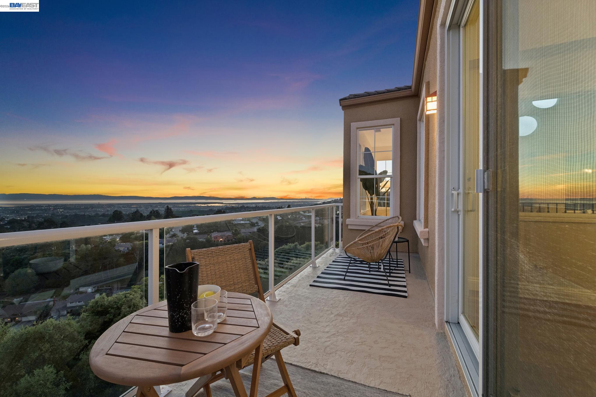 Detail Gallery Image 33 of 42 For 8255 Skyline Cir, Oakland,  CA 94605 - 3 Beds | 2/1 Baths