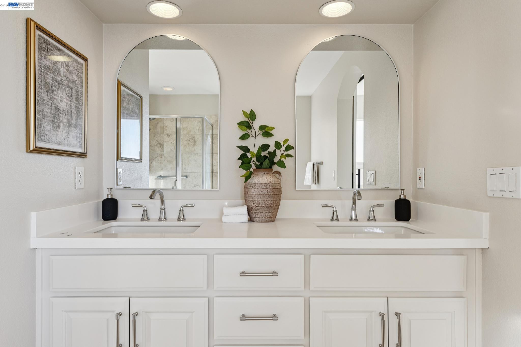 Detail Gallery Image 34 of 46 For 8255 Skyline Cir, Oakland,  CA 94605 - 3 Beds | 2/1 Baths