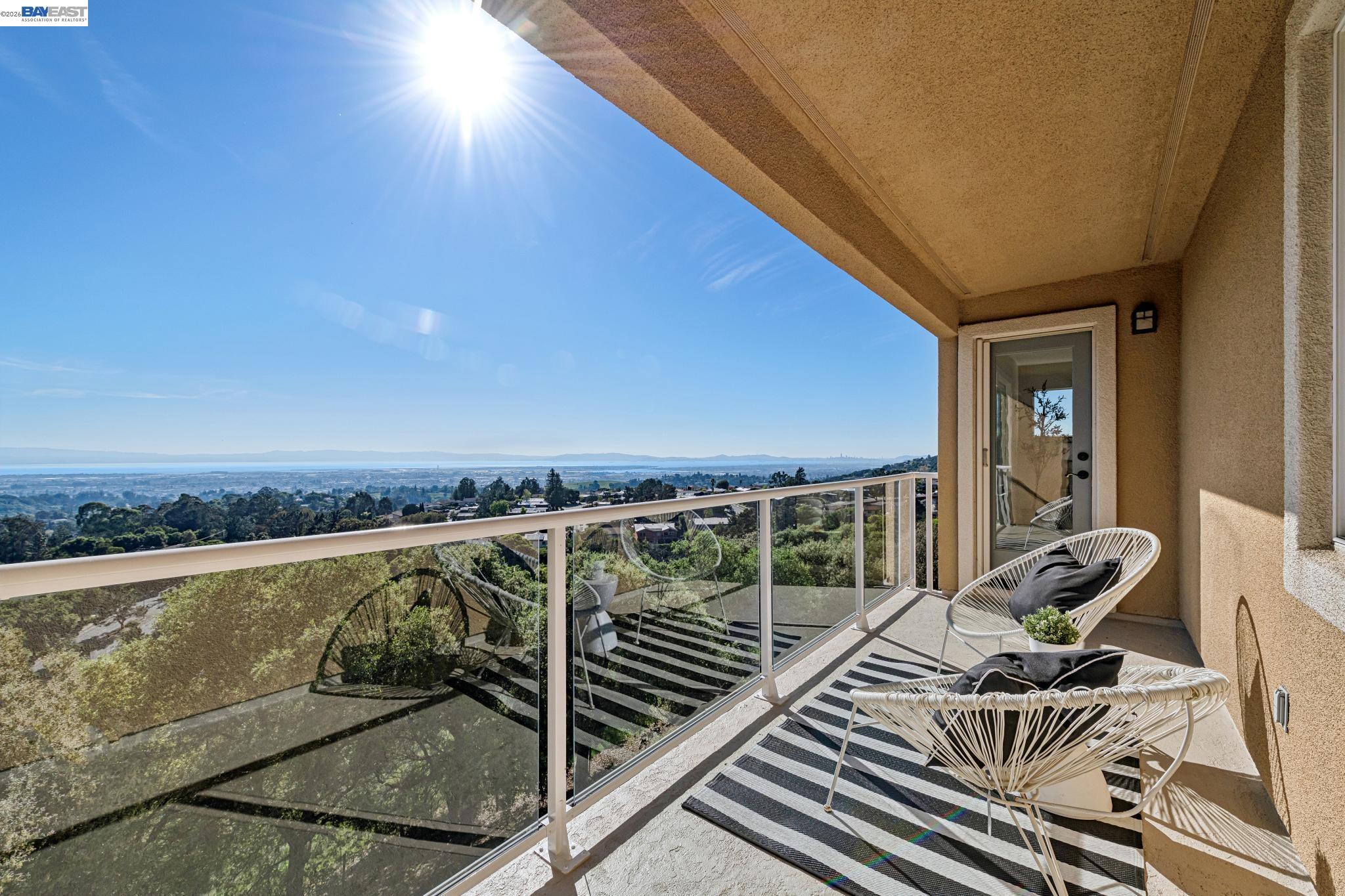 Detail Gallery Image 35 of 42 For 8255 Skyline Cir, Oakland,  CA 94605 - 3 Beds | 2/1 Baths