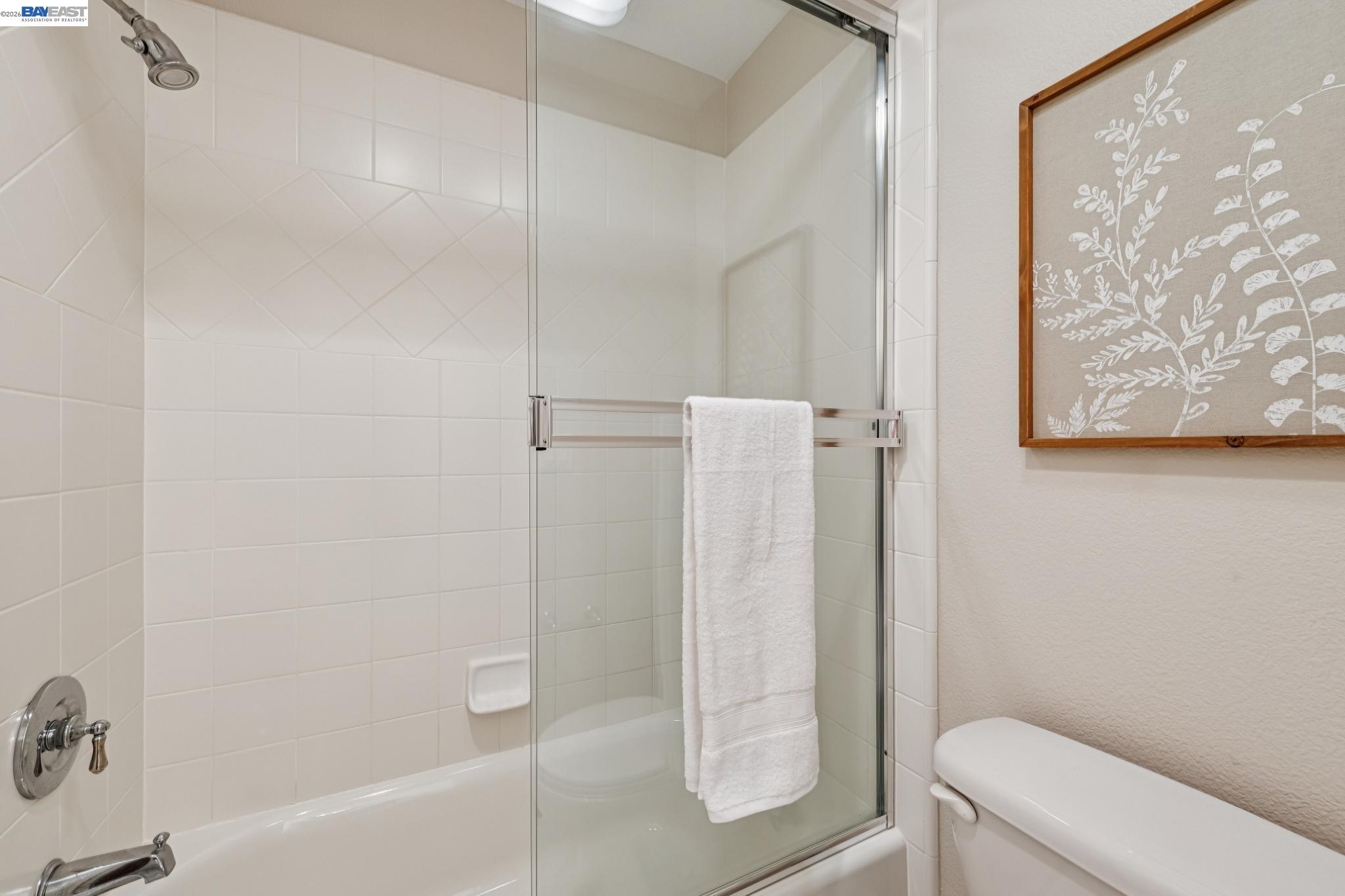 Detail Gallery Image 43 of 46 For 8255 Skyline Cir, Oakland,  CA 94605 - 3 Beds | 2/1 Baths