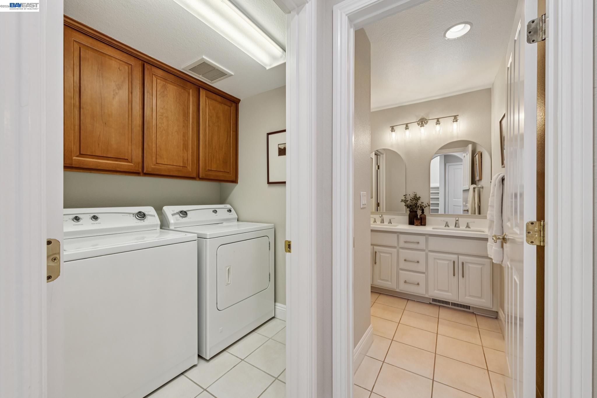 Detail Gallery Image 44 of 46 For 8255 Skyline Cir, Oakland,  CA 94605 - 3 Beds | 2/1 Baths