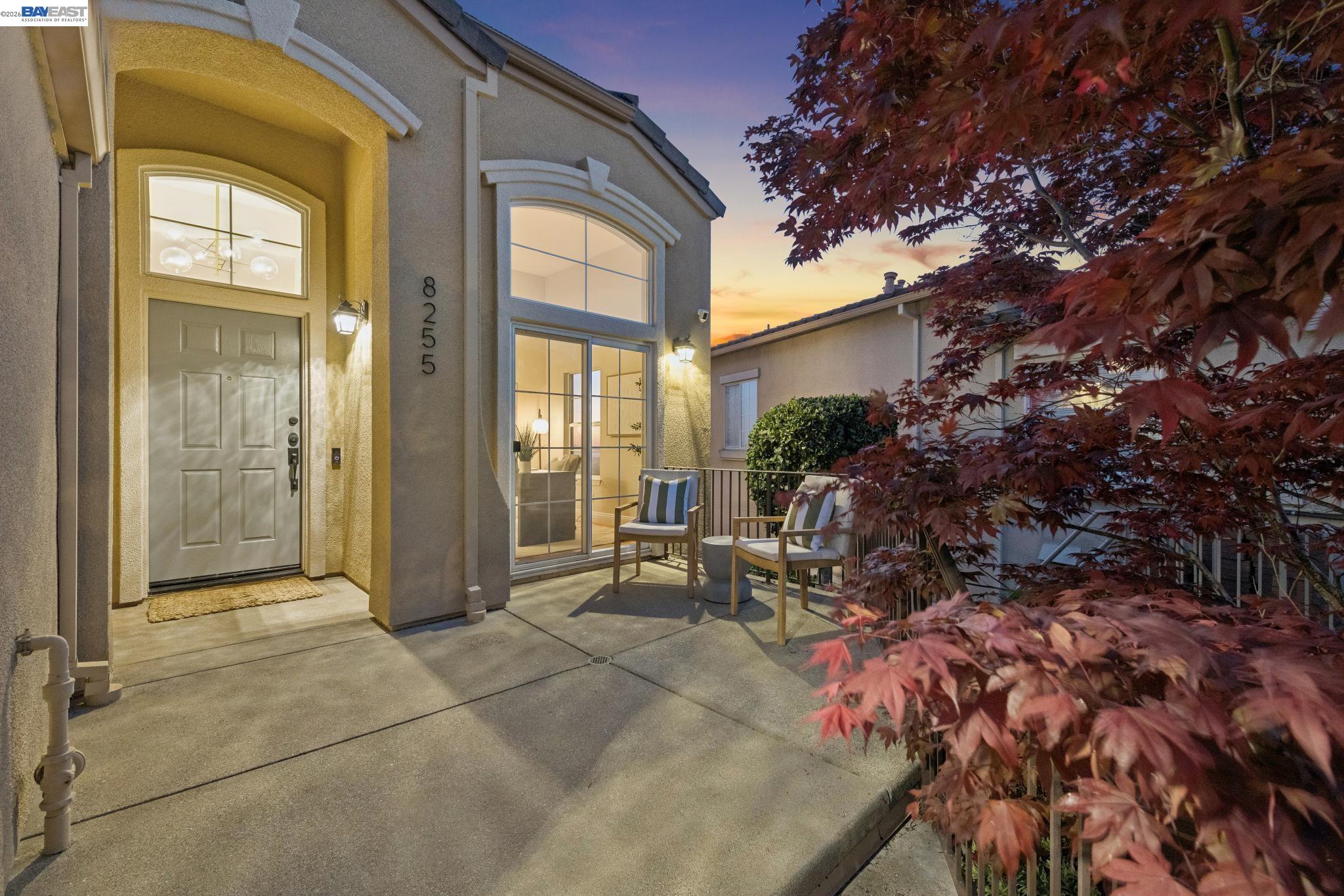 Detail Gallery Image 8 of 46 For 8255 Skyline Cir, Oakland,  CA 94605 - 3 Beds | 2/1 Baths