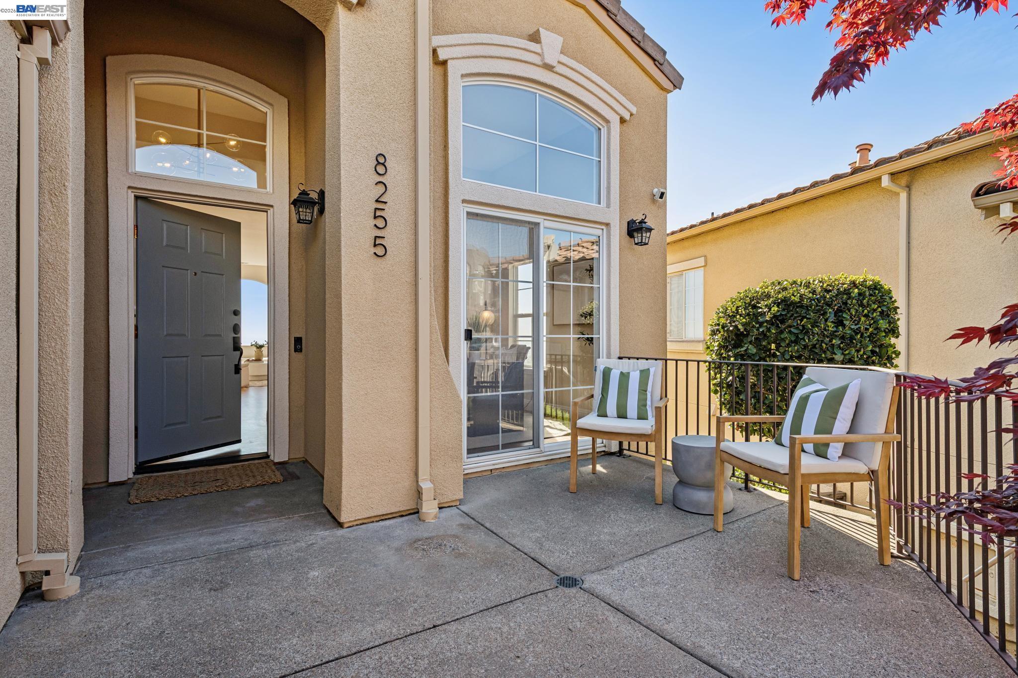 Detail Gallery Image 10 of 46 For 8255 Skyline Cir, Oakland,  CA 94605 - 3 Beds | 2/1 Baths