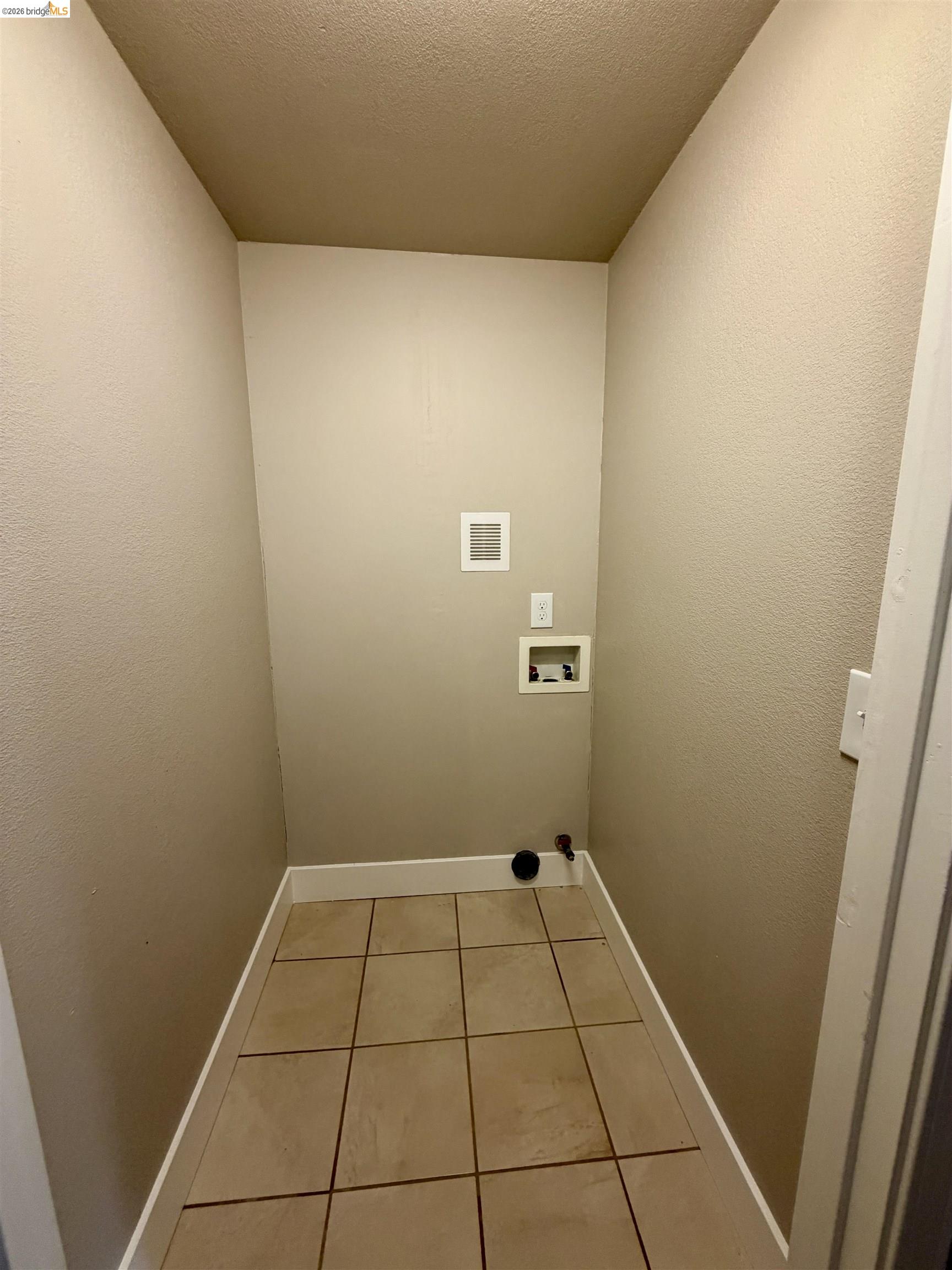 Detail Gallery Image 15 of 20 For 525 Clayton Ave, El Cerrito,  CA 94530 - 2 Beds | 1 Baths