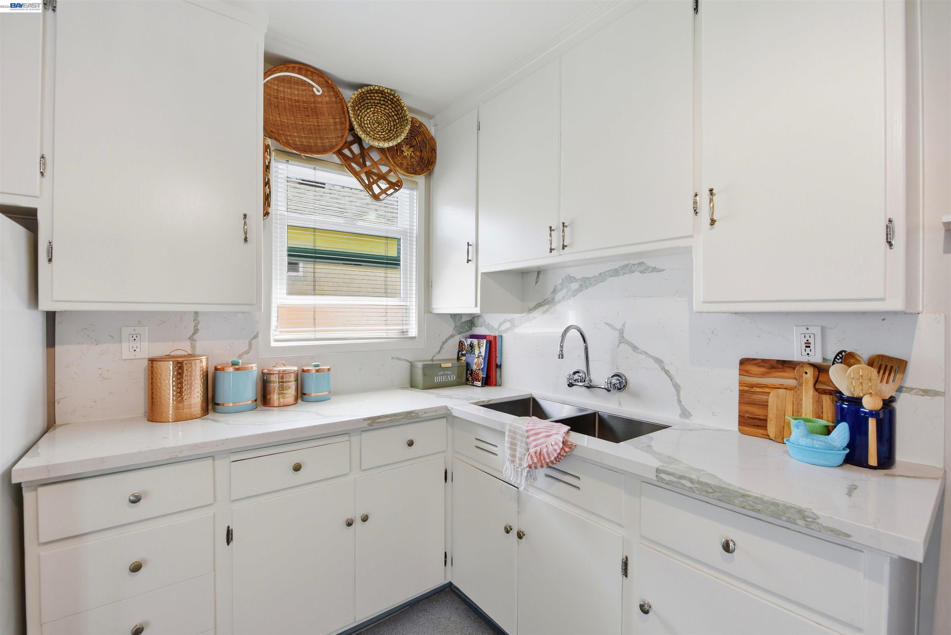 Detail Gallery Image 13 of 37 For 15740 Paseo Del Campo, San Lorenzo,  CA 94580 - 3 Beds | 2 Baths