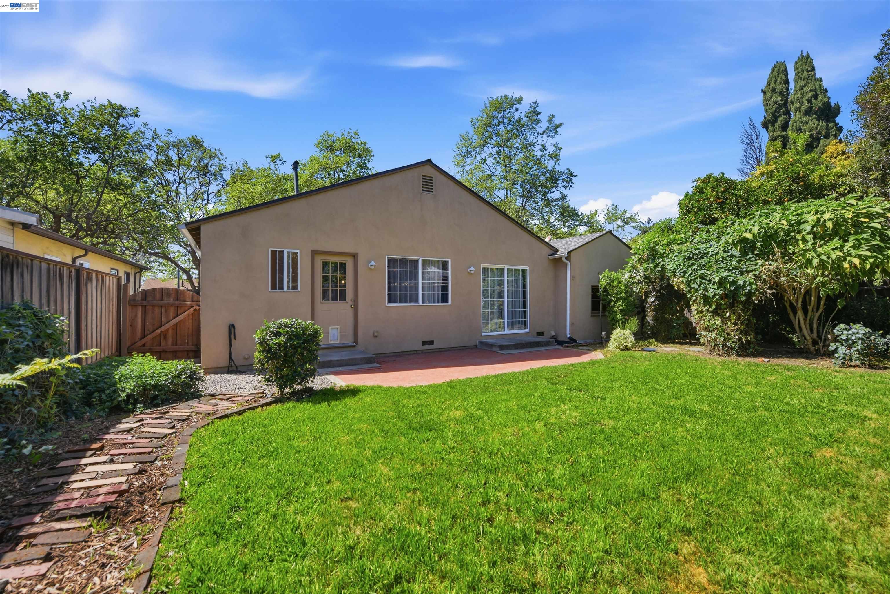 Detail Gallery Image 34 of 37 For 15740 Paseo Del Campo, San Lorenzo,  CA 94580 - 3 Beds | 2 Baths