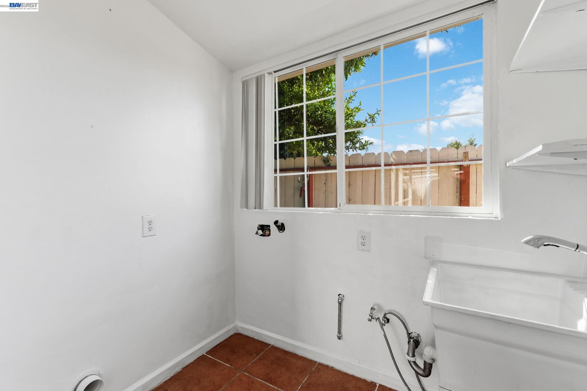 Detail Gallery Image 35 of 49 For 266 Jerilynn Ln, Hayward,  CA 94541 - 4 Beds | 3 Baths