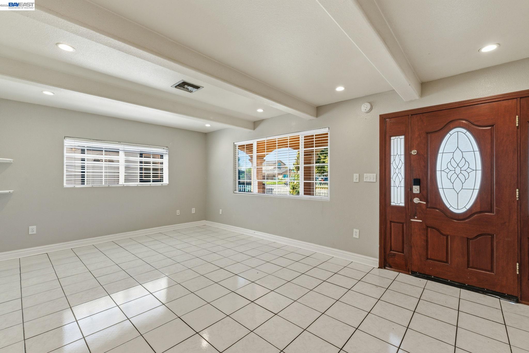 Detail Gallery Image 6 of 49 For 266 Jerilynn Ln, Hayward,  CA 94541 - 4 Beds | 3 Baths