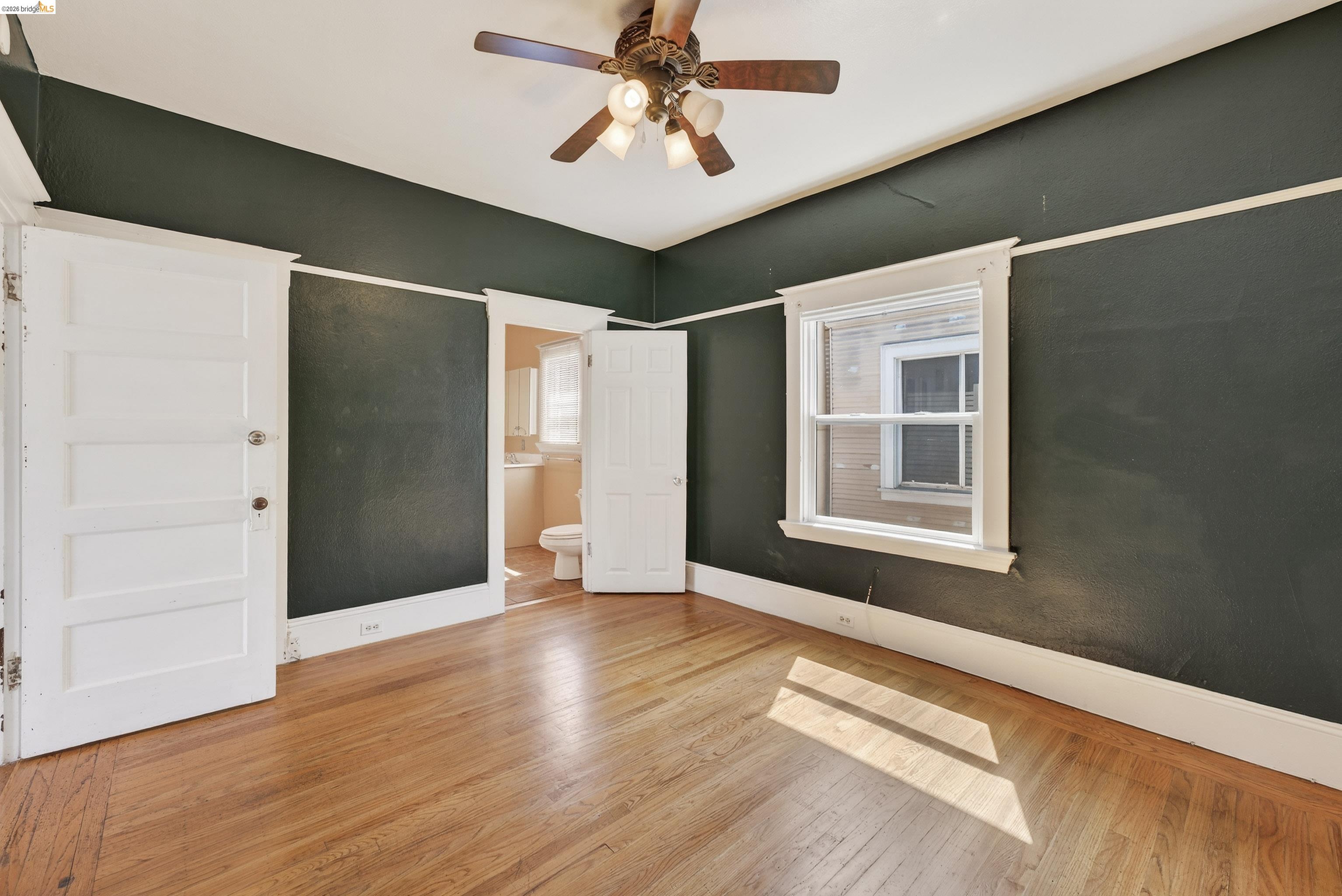 Detail Gallery Image 19 of 34 For 4326 West St, Oakland,  CA 94608 - 4 Beds | 3 Baths