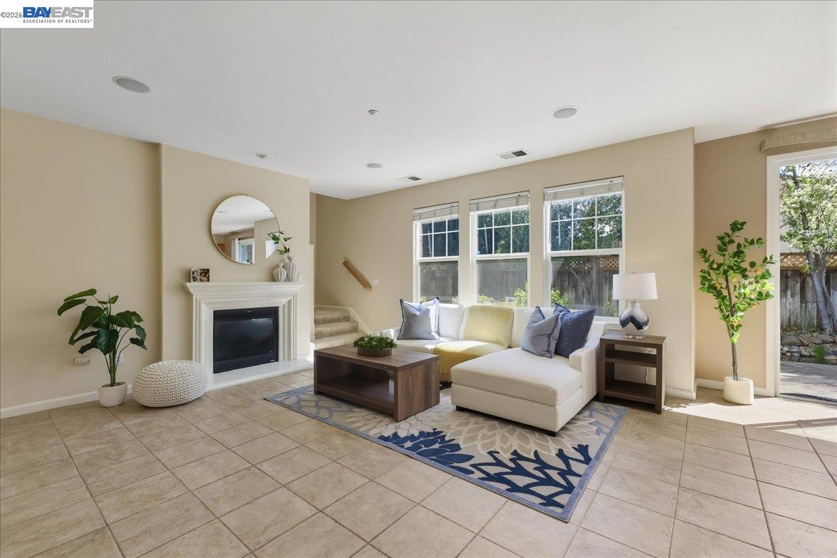 Detail Gallery Image 15 of 60 For 38393 Amaryllis Pl, Newark,  CA 94560 - 5 Beds | 3 Baths