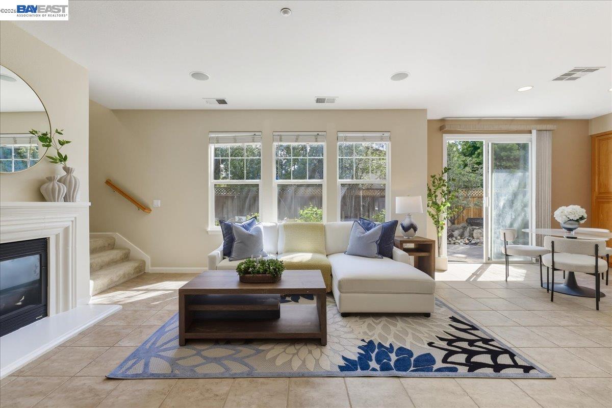 Detail Gallery Image 16 of 60 For 38393 Amaryllis Pl, Newark,  CA 94560 - 5 Beds | 3 Baths