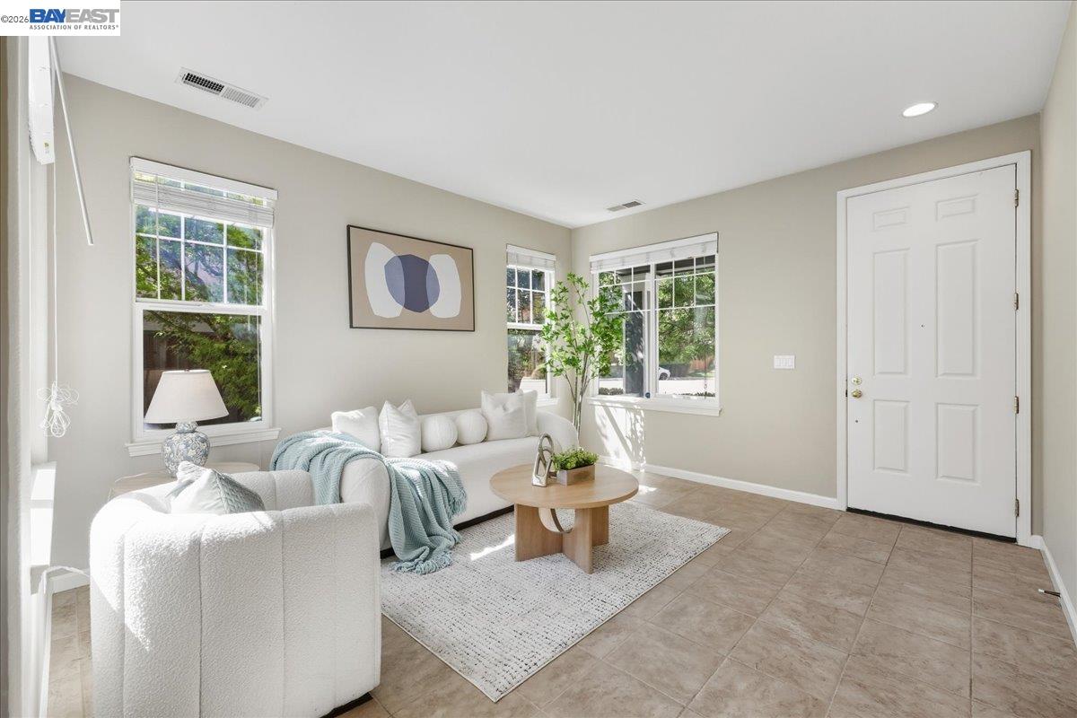 Detail Gallery Image 4 of 60 For 38393 Amaryllis Pl, Newark,  CA 94560 - 5 Beds | 3 Baths