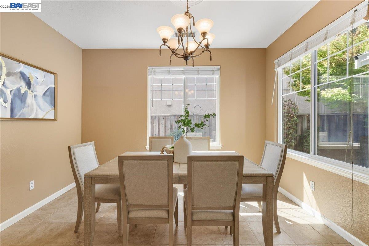 Detail Gallery Image 9 of 60 For 38393 Amaryllis Pl, Newark,  CA 94560 - 5 Beds | 3 Baths