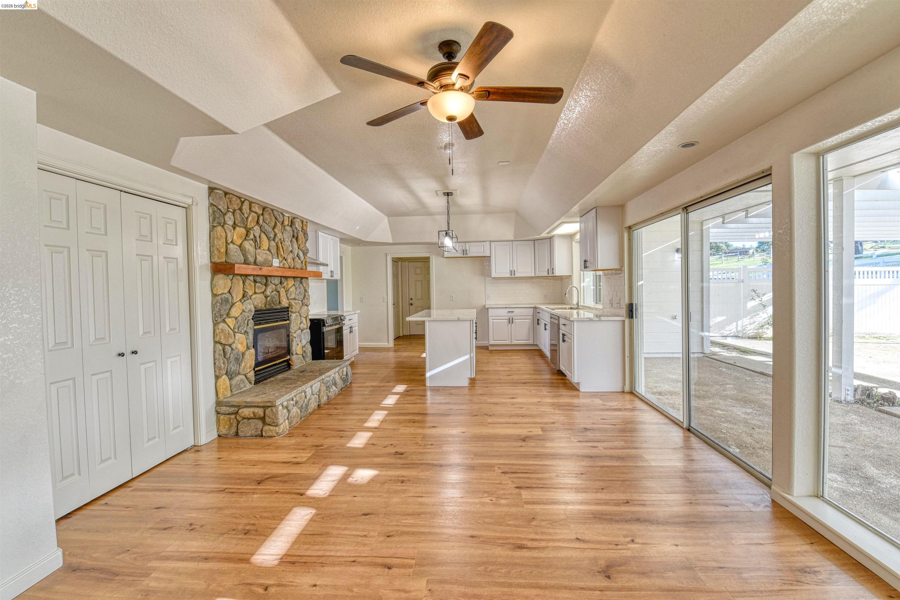 Detail Gallery Image 18 of 45 For 13301 Clements, Groveland,  CA 95321 - 4 Beds | 2/1 Baths