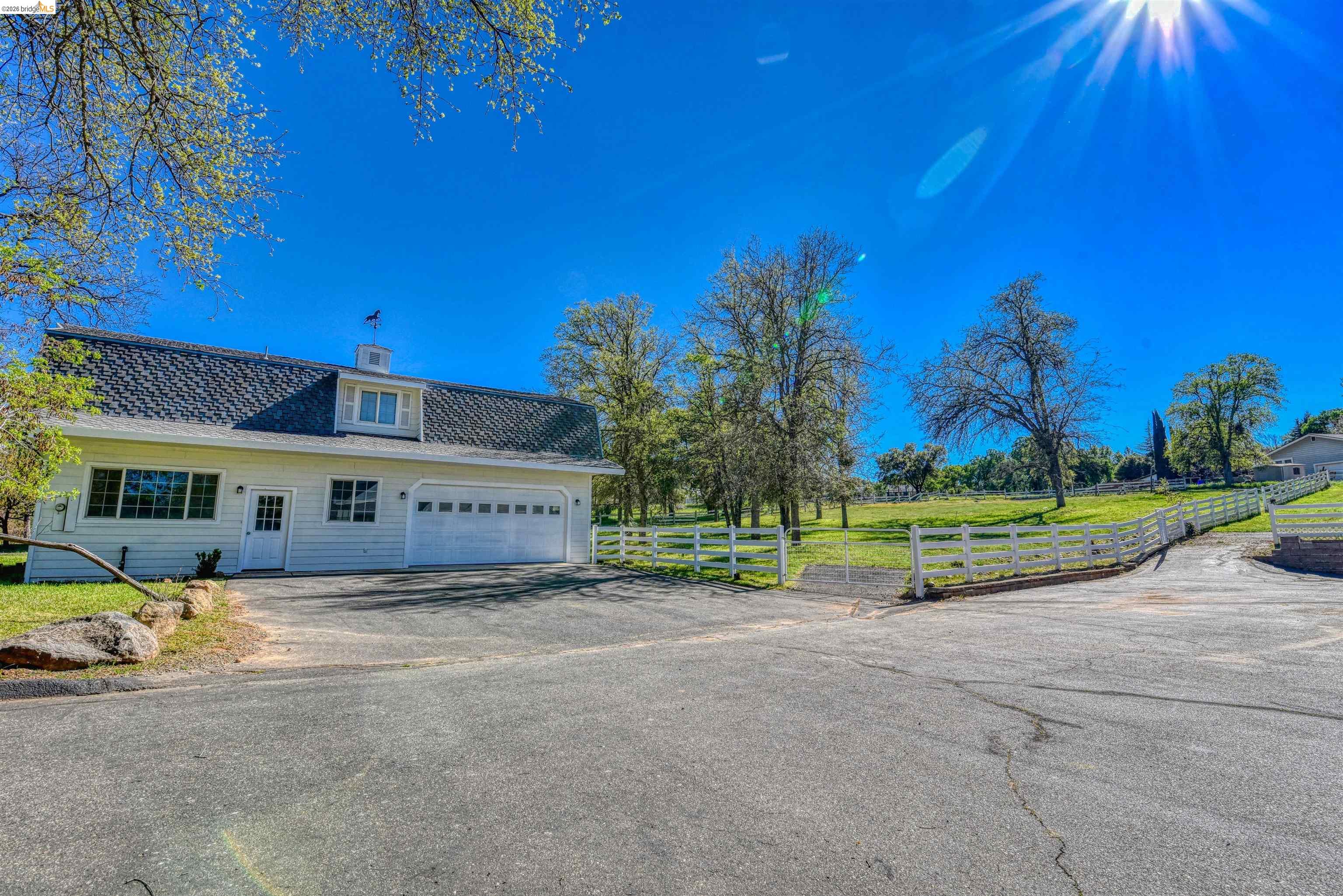 Detail Gallery Image 7 of 45 For 13301 Clements, Groveland,  CA 95321 - 4 Beds | 2/1 Baths